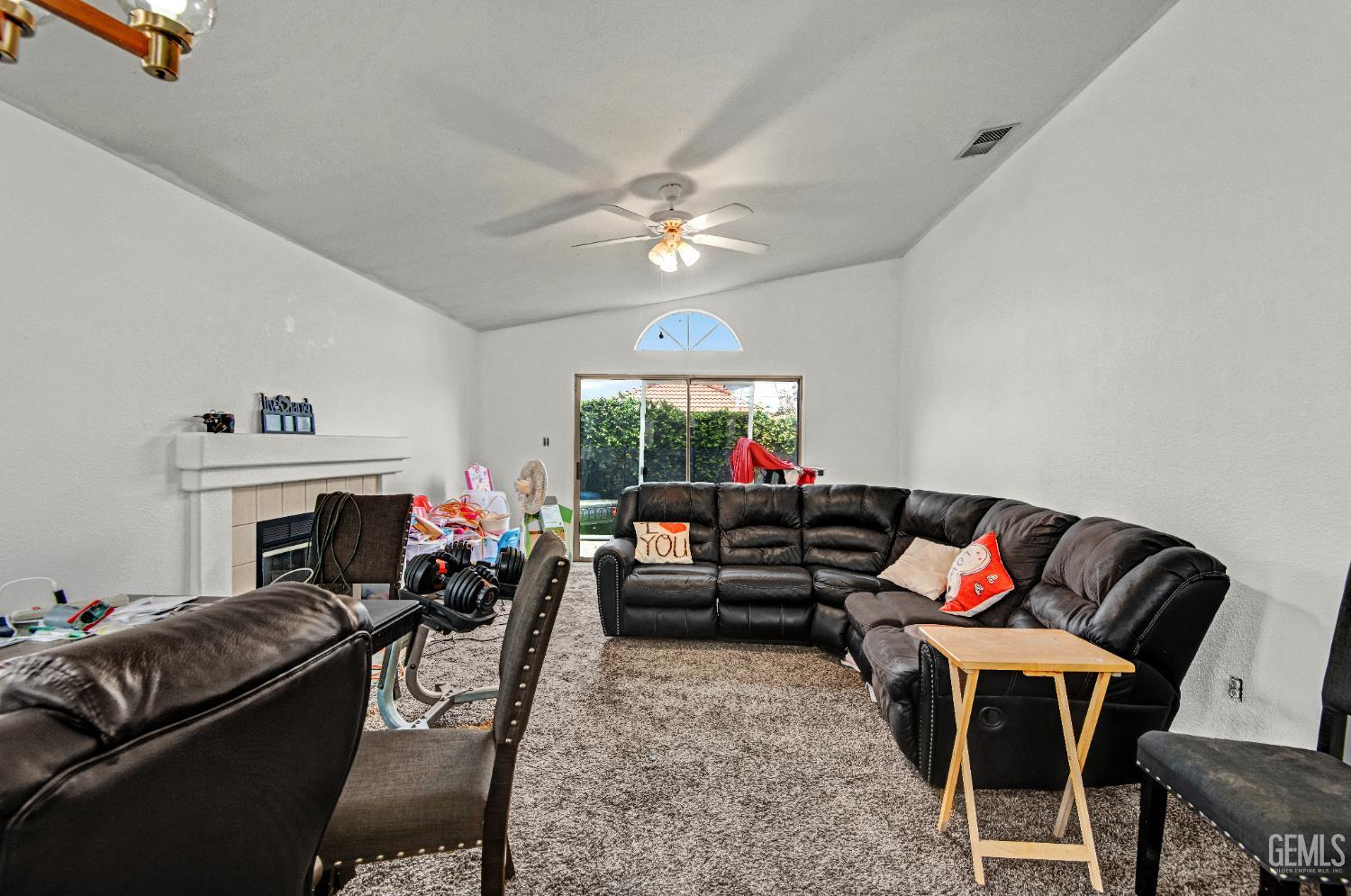 10012 Vanessa Avenue — photo 9