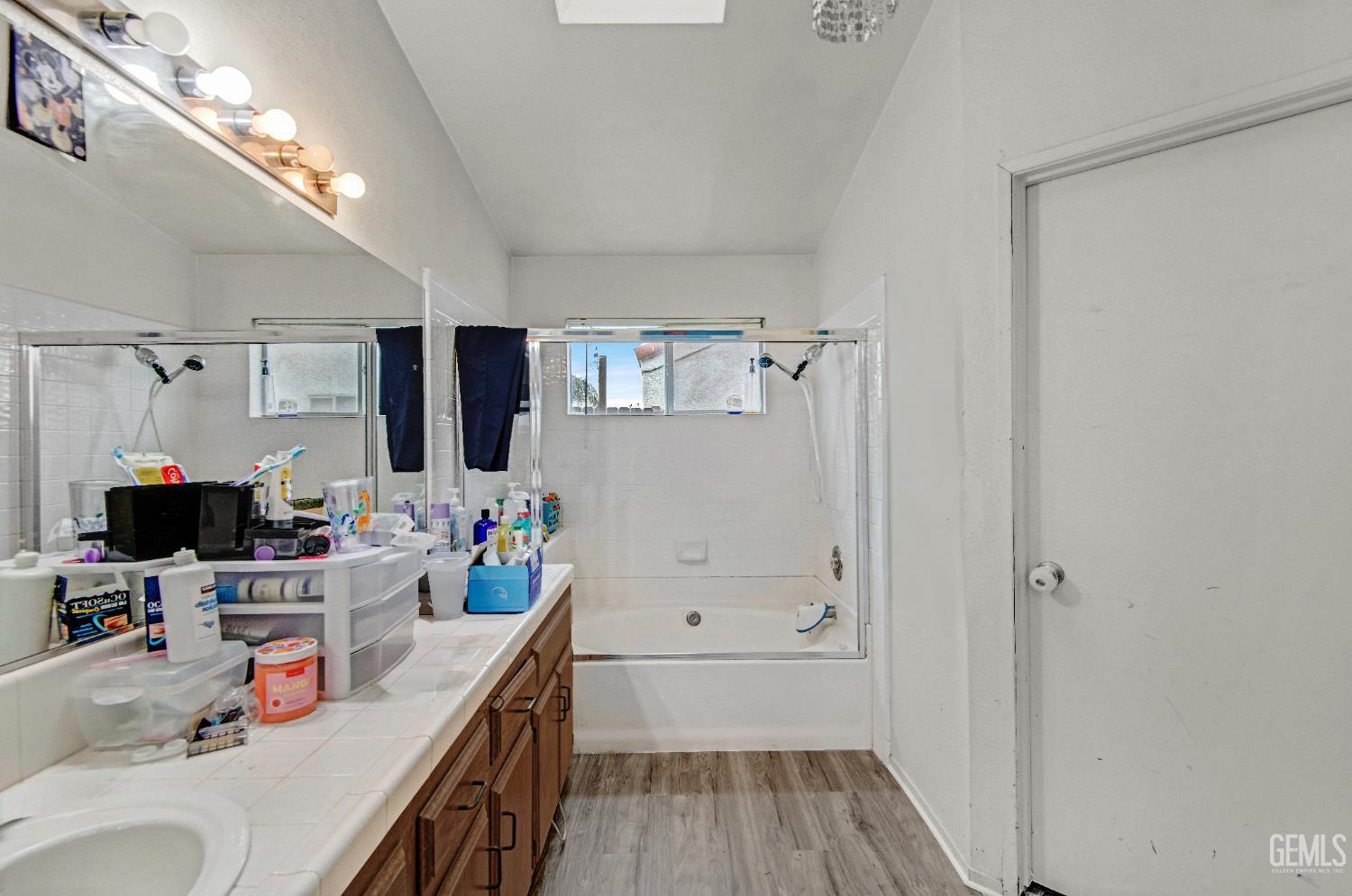 10012 Vanessa Avenue — photo 11