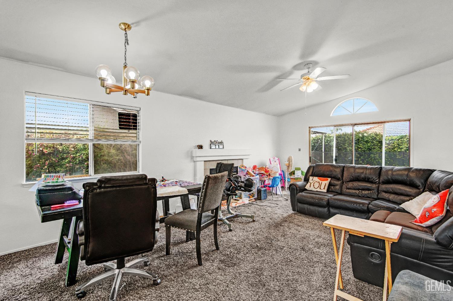 10012 Vanessa Avenue — photo 8