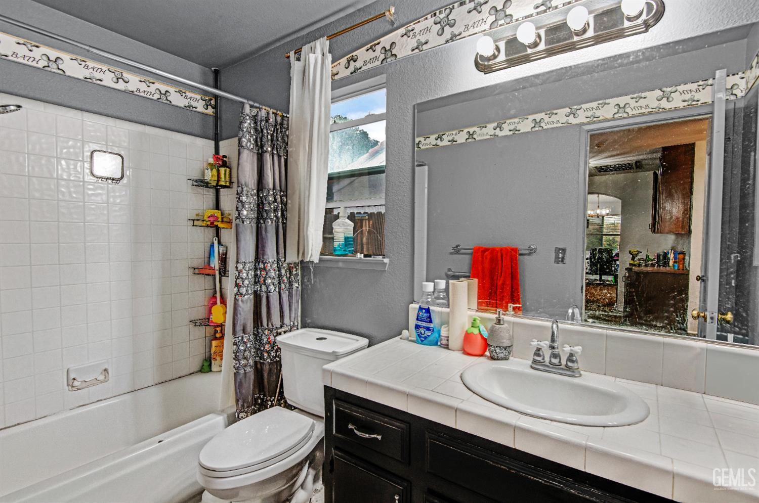 10012 Vanessa Avenue — photo 15