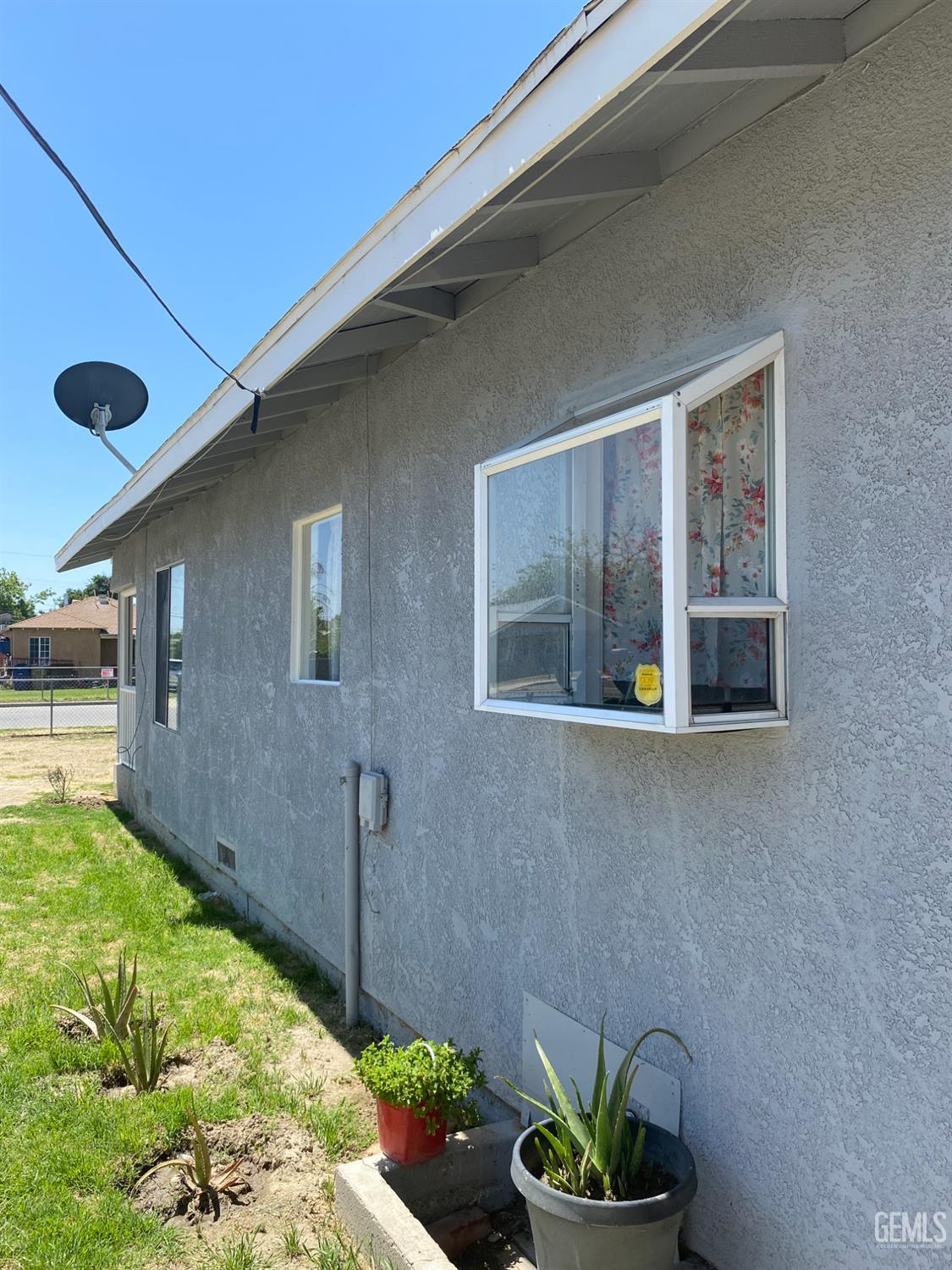 900 33 Street — photo 3