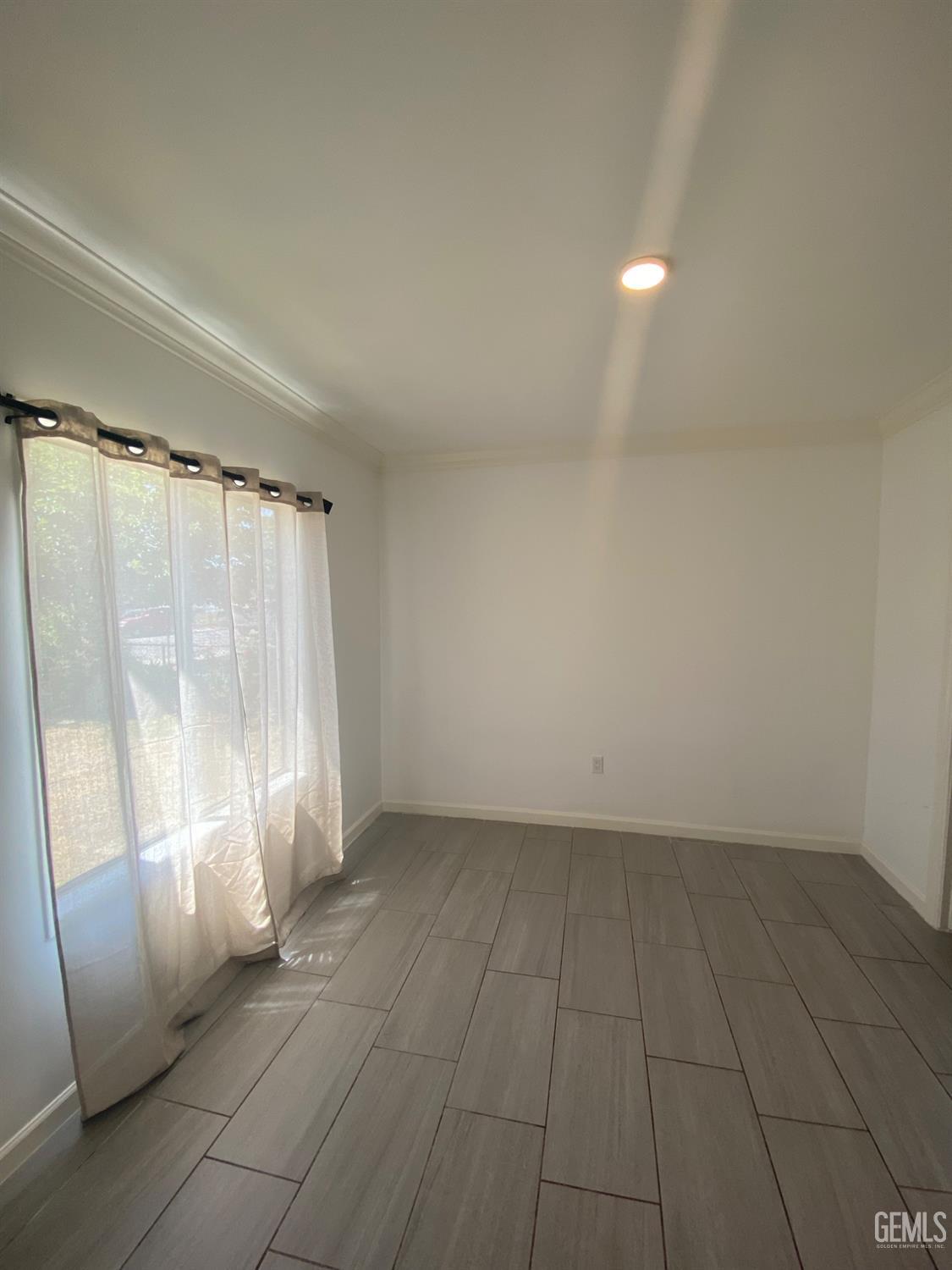 900 33 Street — photo 10