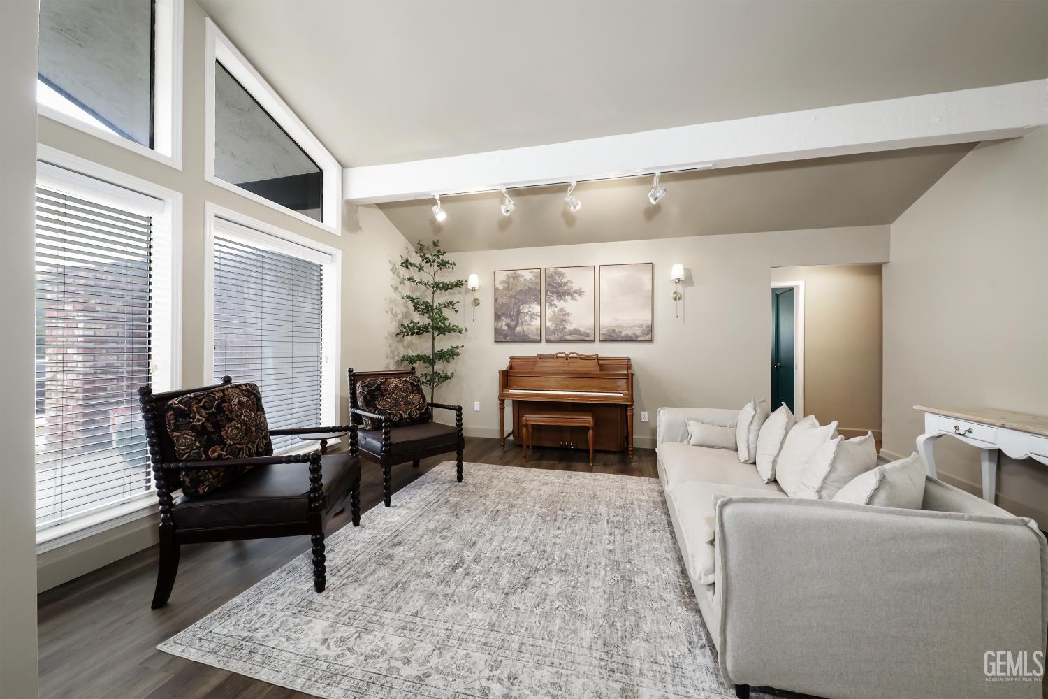 1113 Calle Extrano — photo 4
