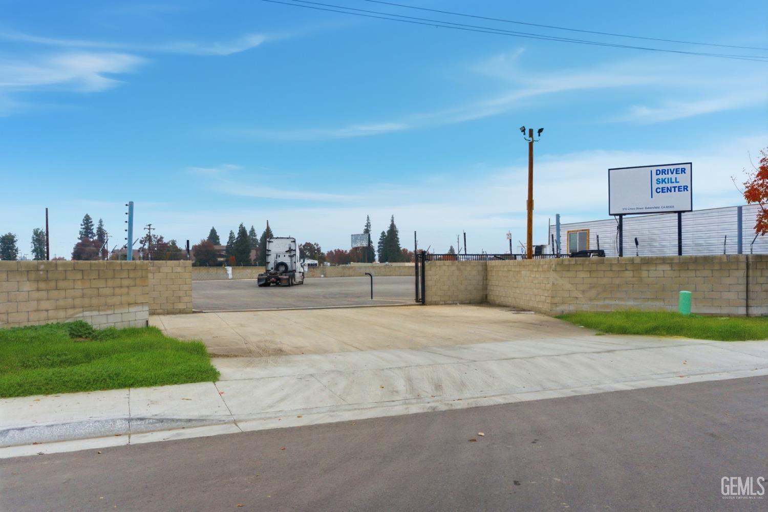 310 Chico Street — photo 4