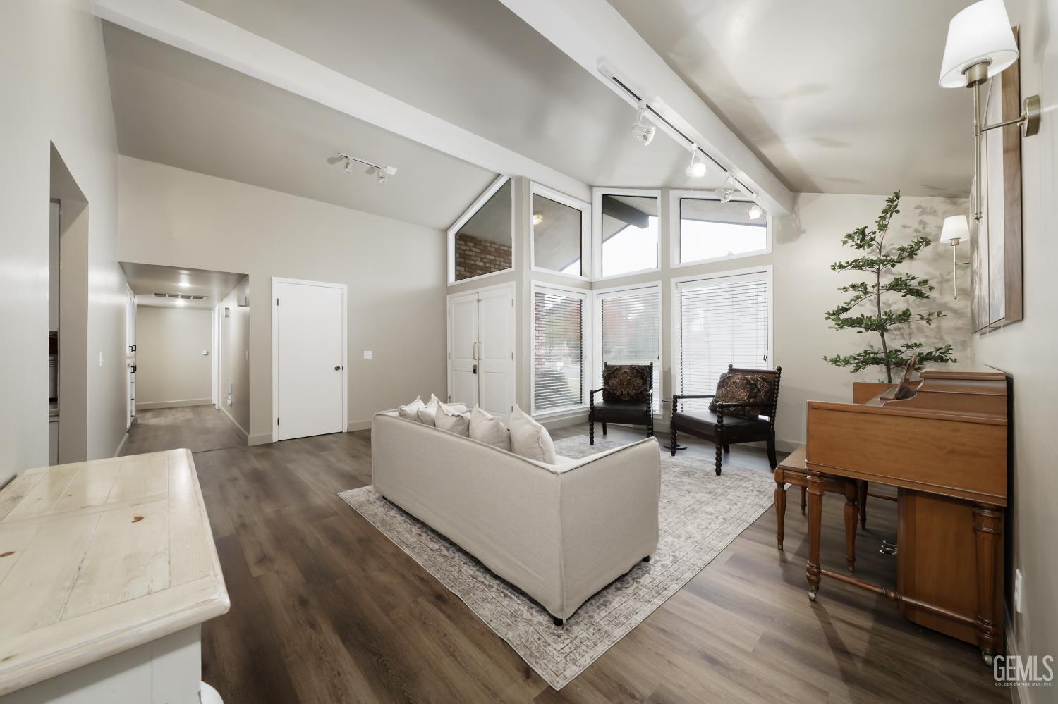 1113 Calle Extrano — photo 5