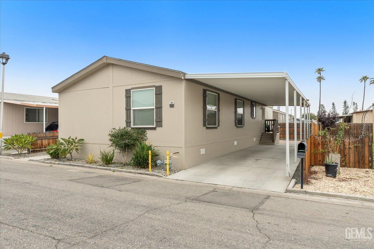 232 Vivian Street — photo 3