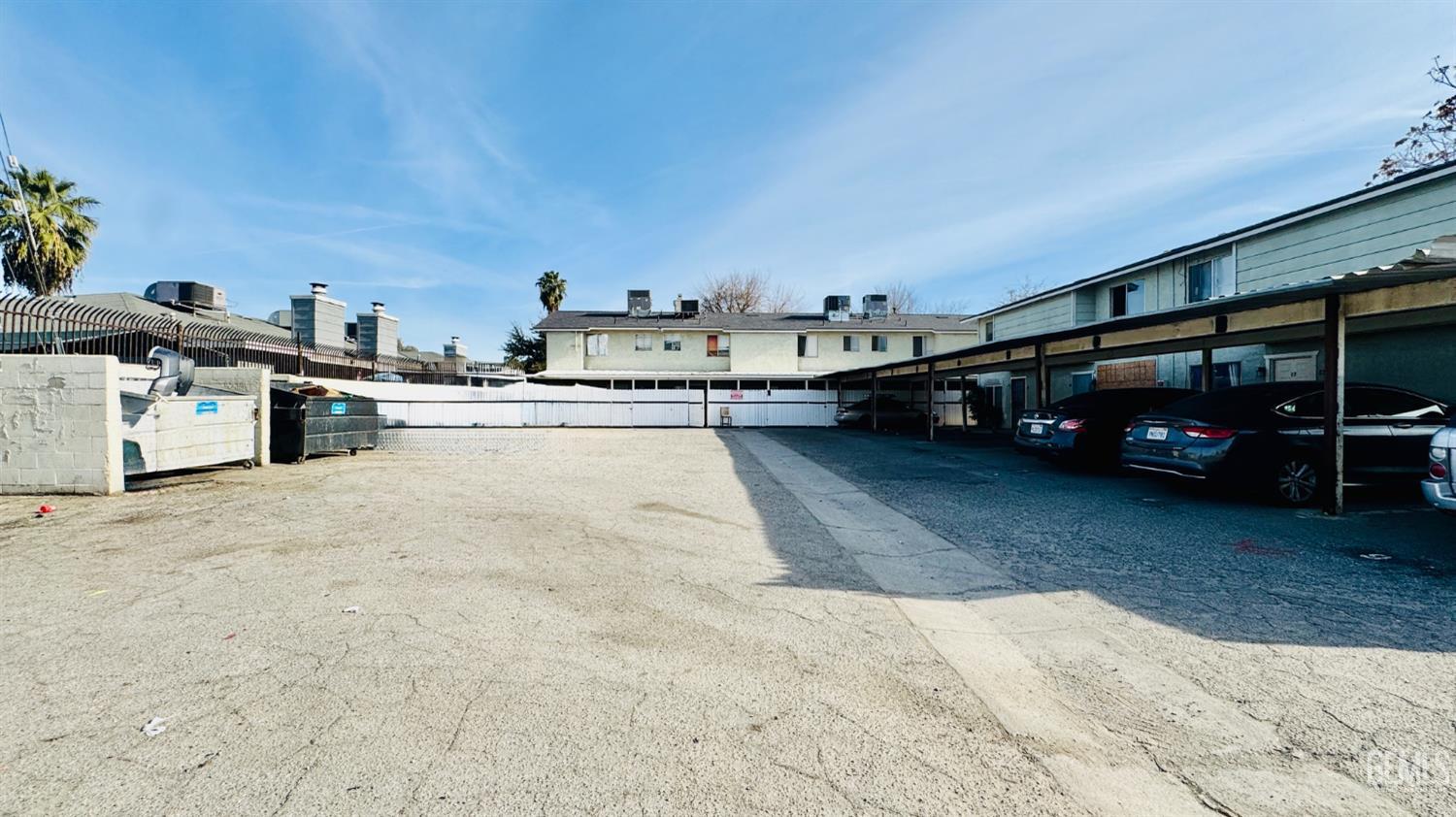 2909 S Chester Avenue — photo 14