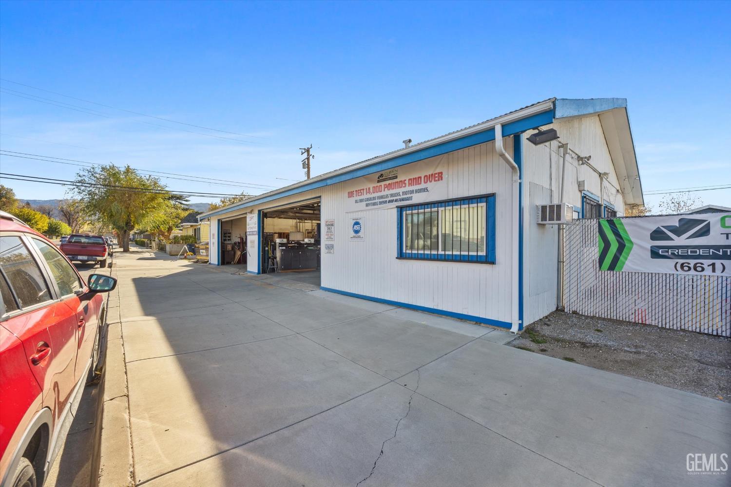 230 E Tehachapi Boulevard — photo 23