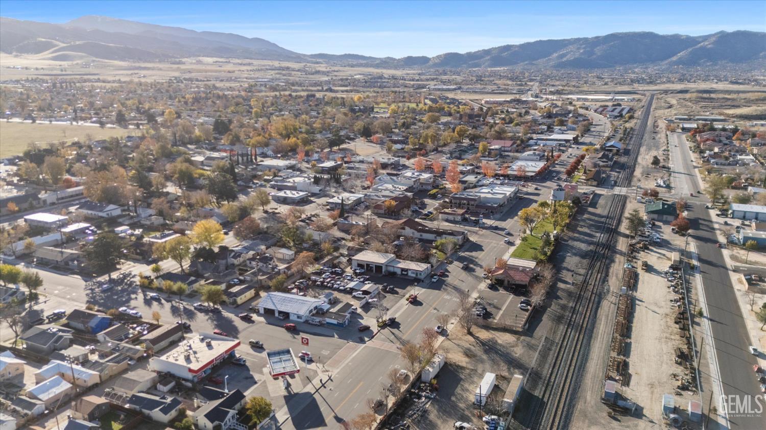 230 E Tehachapi Boulevard — photo 13