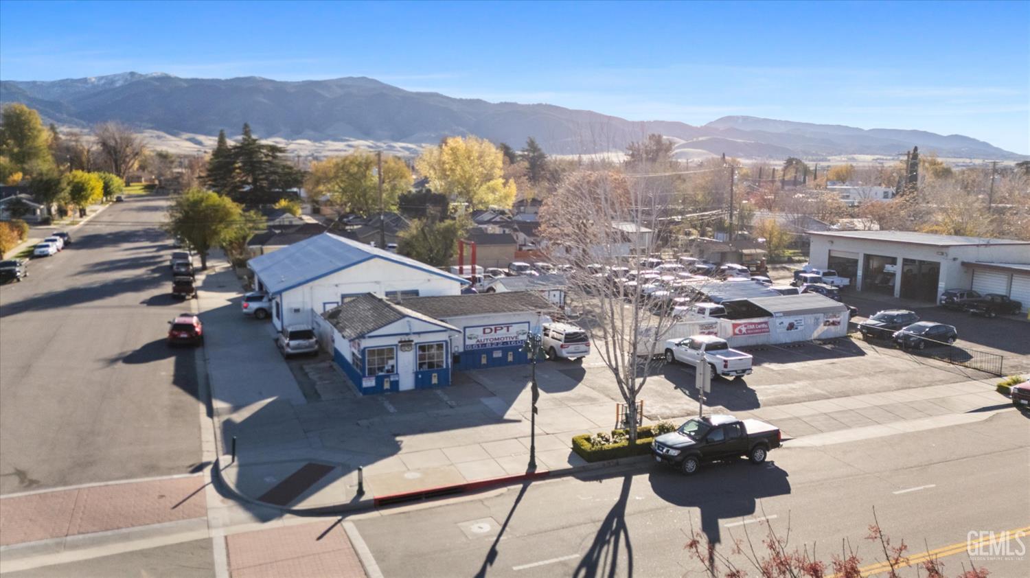 230 E Tehachapi Boulevard — photo 3