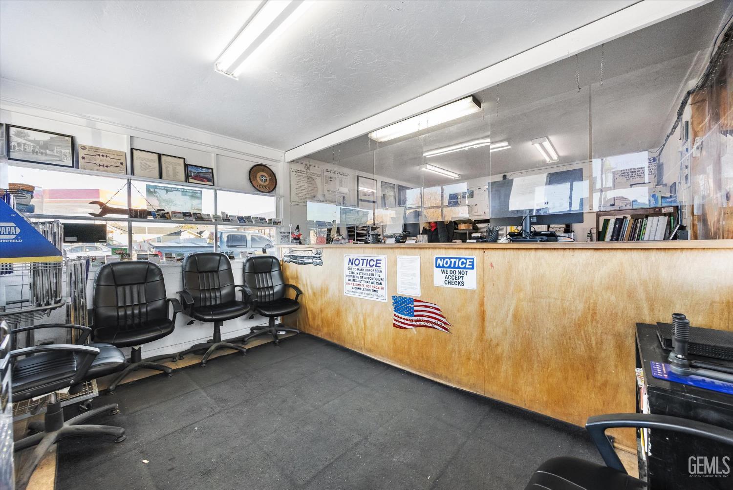 230 E Tehachapi Boulevard — photo 24