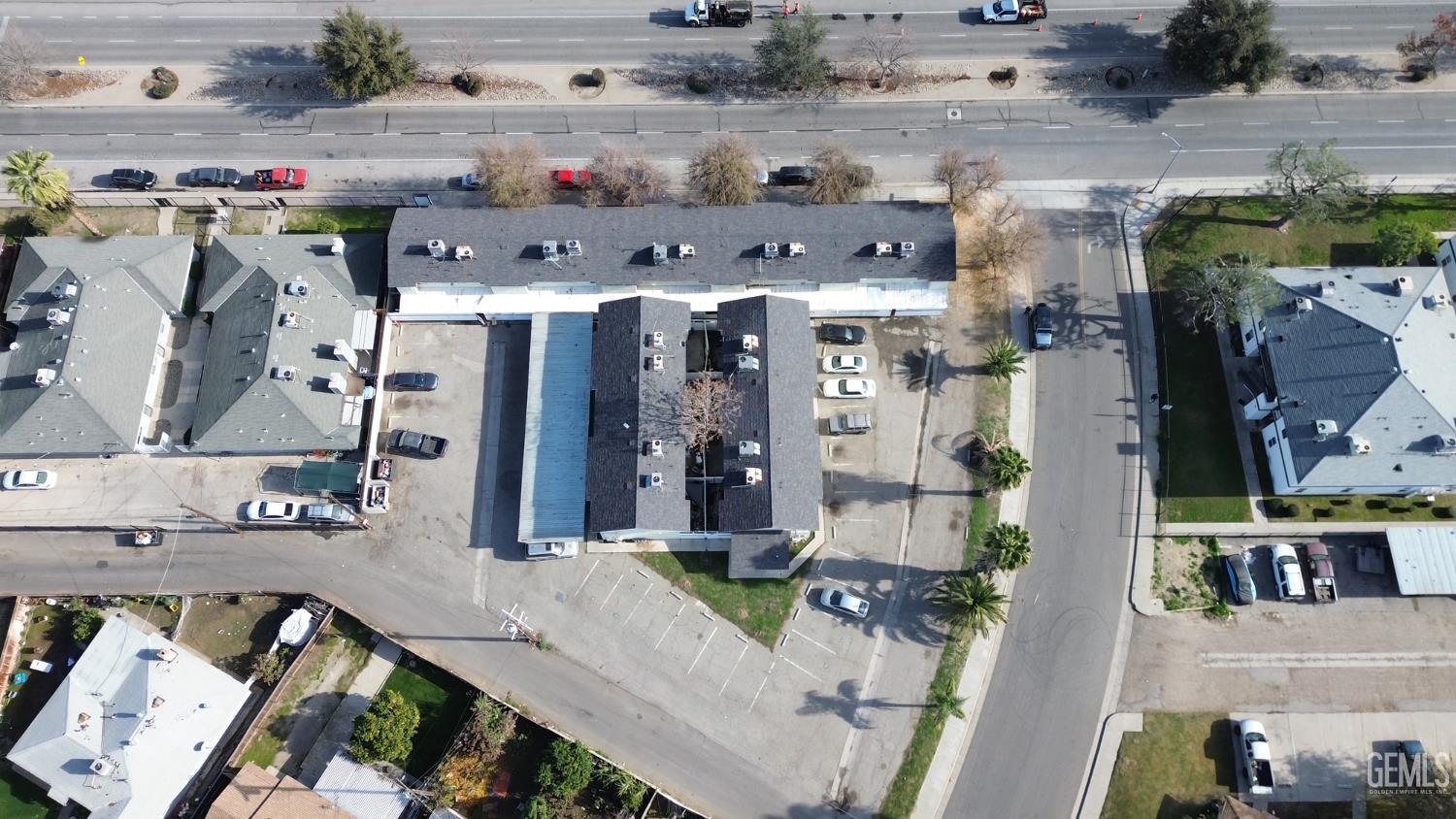 2909 S Chester Avenue — photo 13
