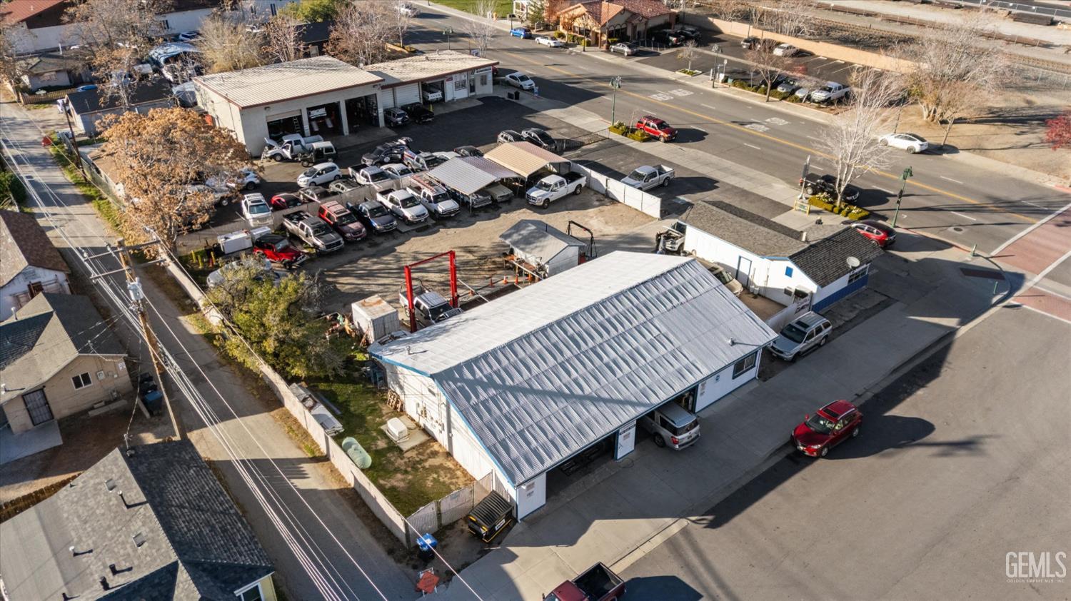 230 E Tehachapi Boulevard — photo 11
