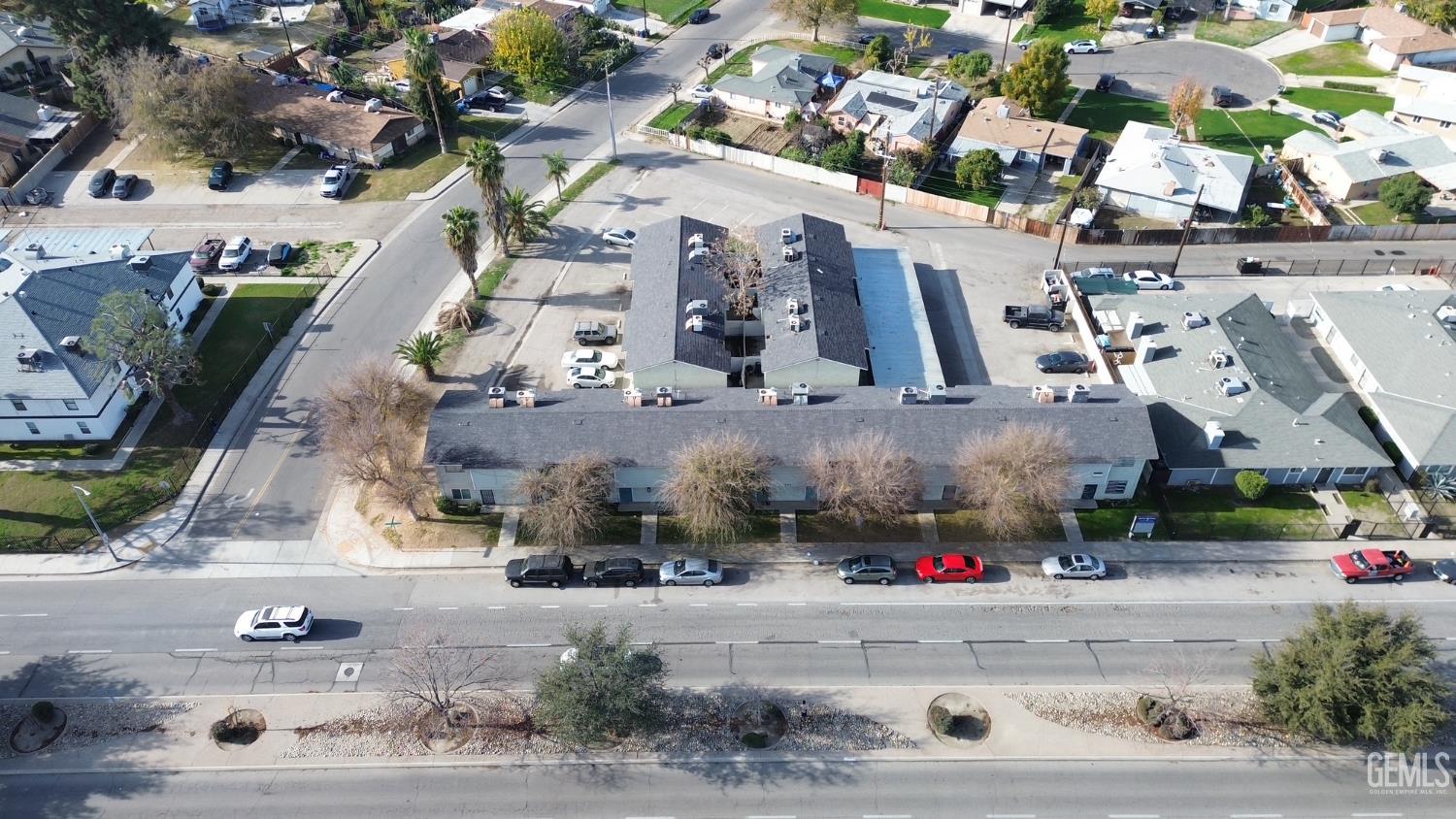 2909 S Chester Avenue — photo 3