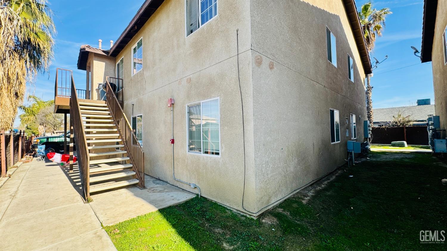 3017 Potomac Avenue — photo 9