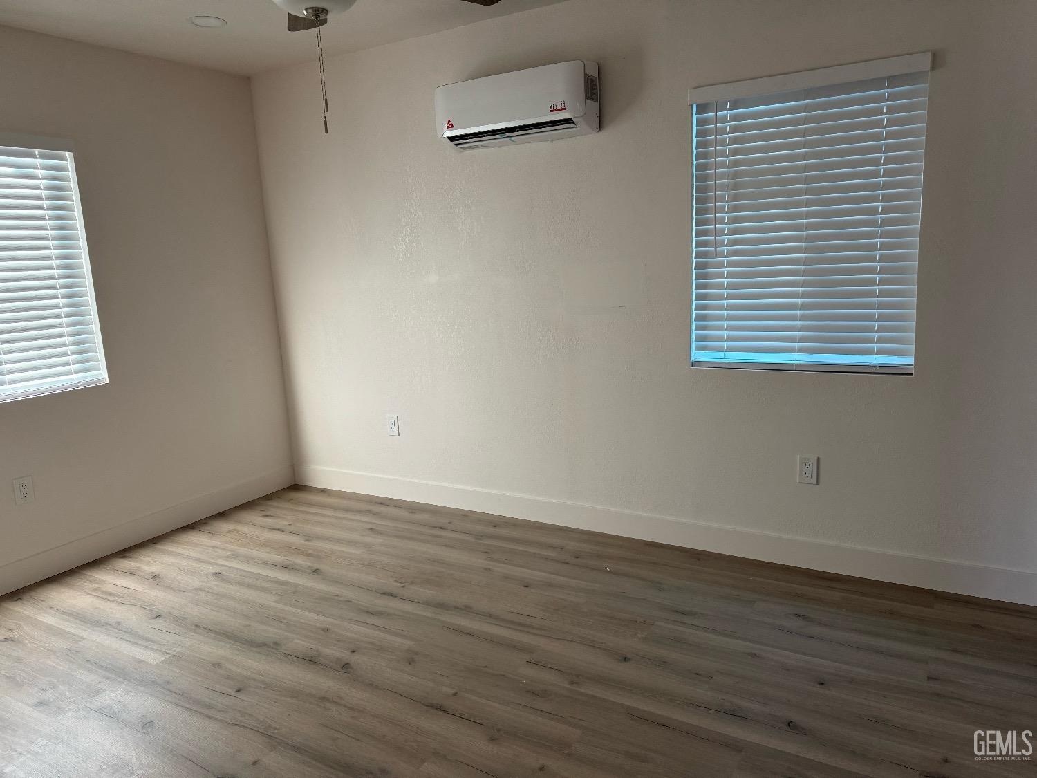 2300 Brundage Lane — photo 11