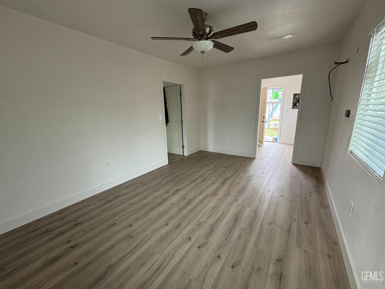 2300 Brundage Lane — photo 4