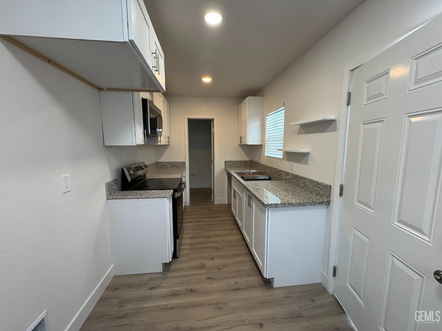 2300 Brundage Lane — photo 3