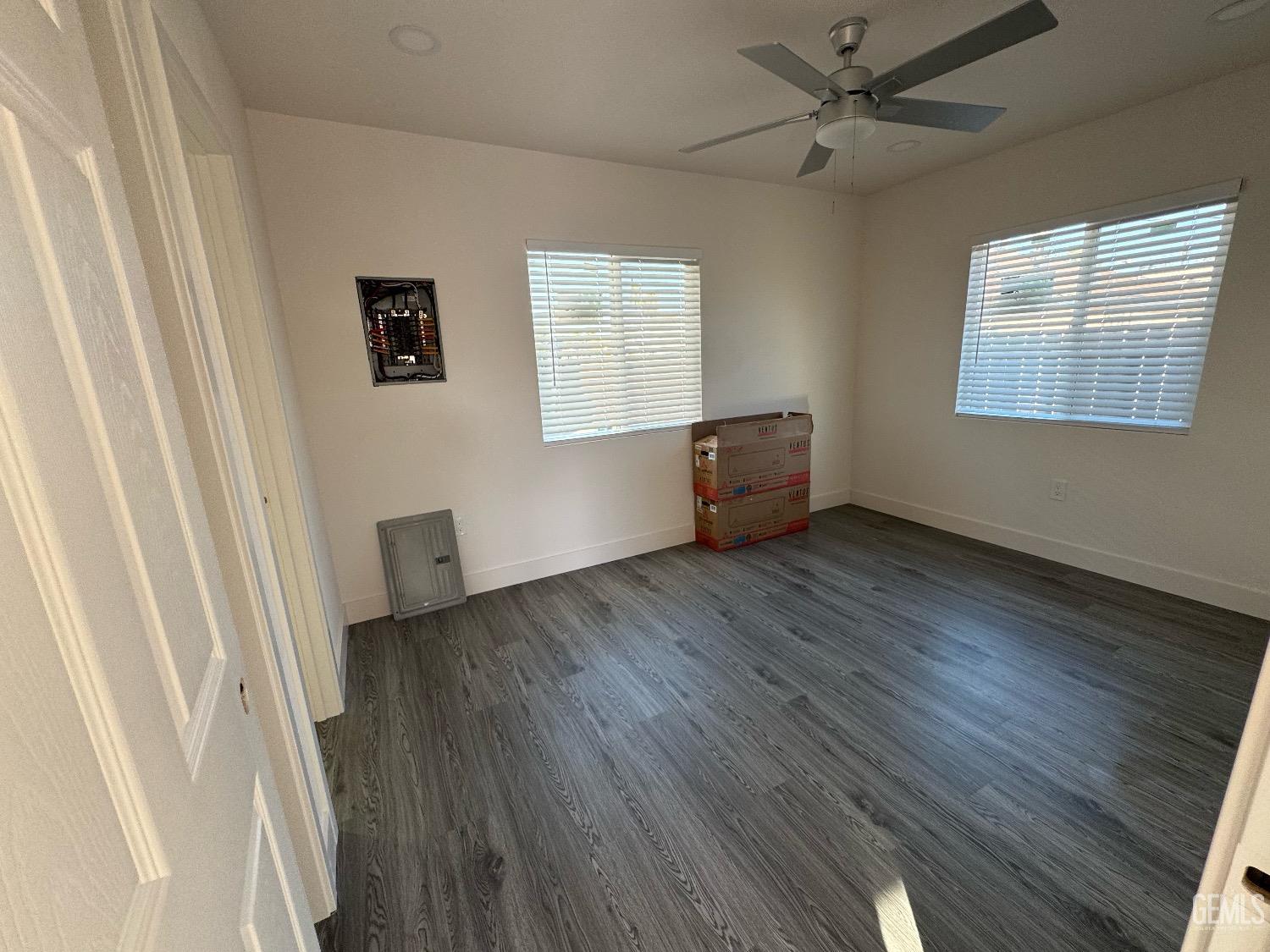 2300 Brundage Lane — photo 13