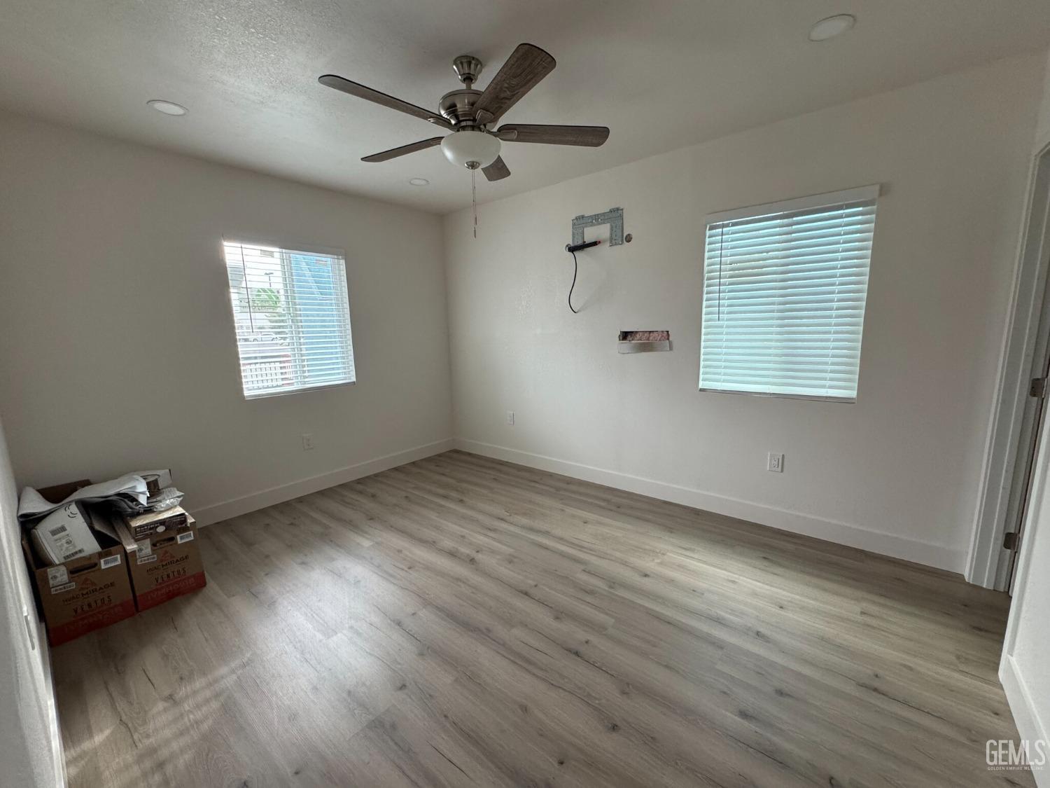 2300 Brundage Lane — photo 6