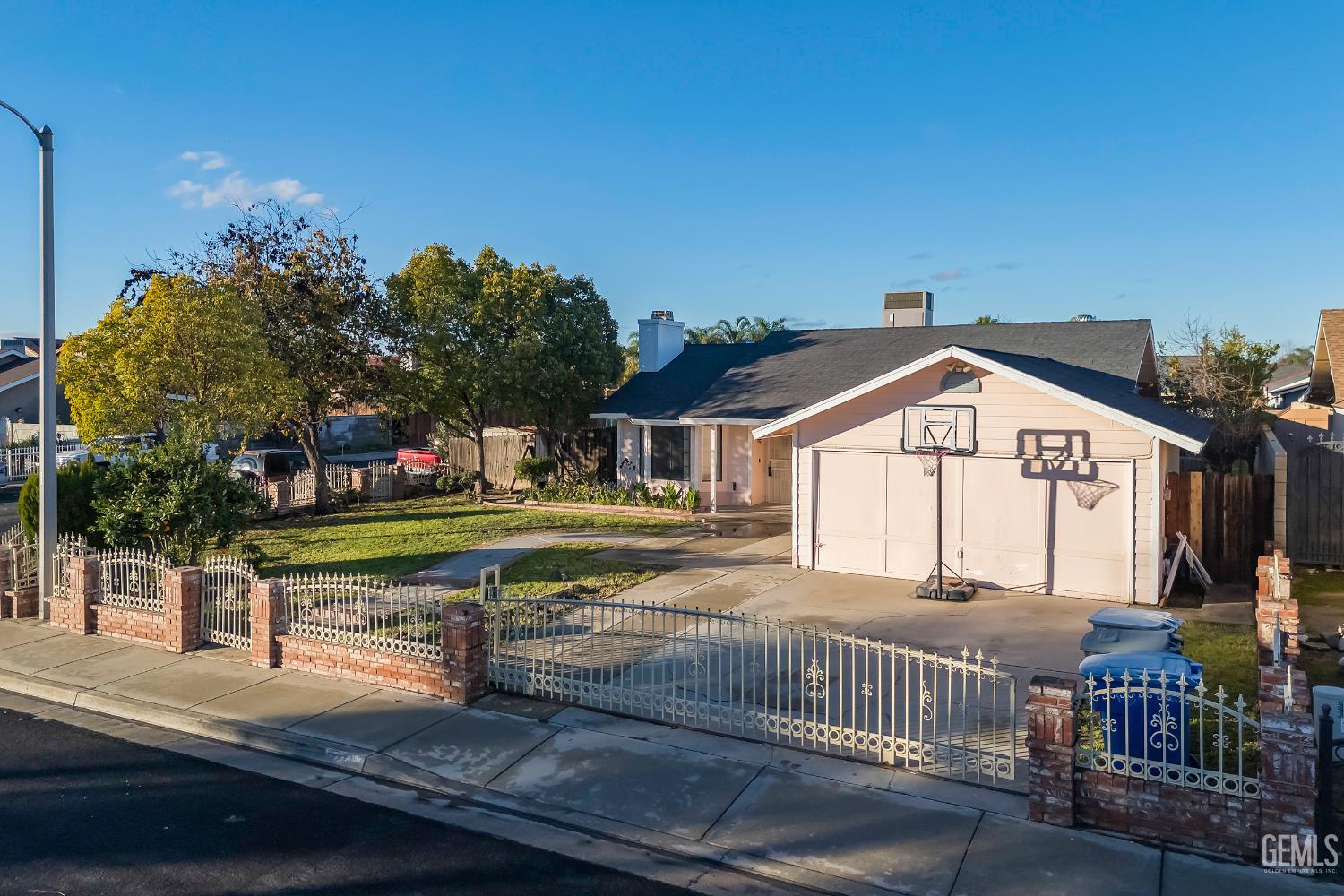 2203 19th Avenue, Delano, CA 93215 — photo 3