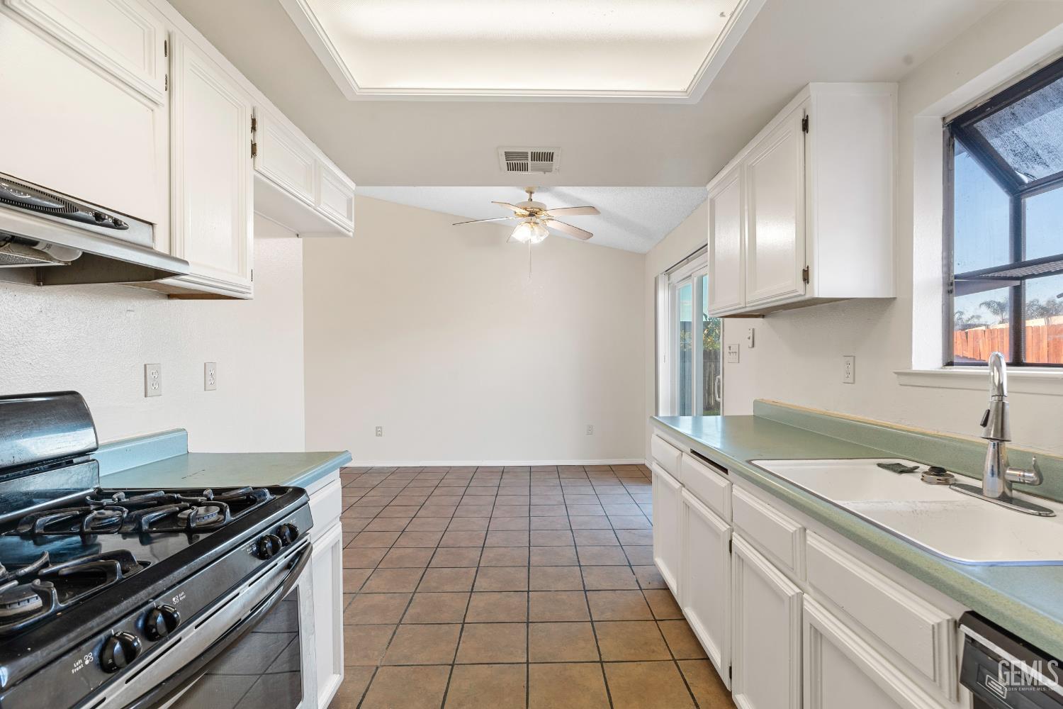 2203 19th Avenue, Delano, CA 93215 — photo 16