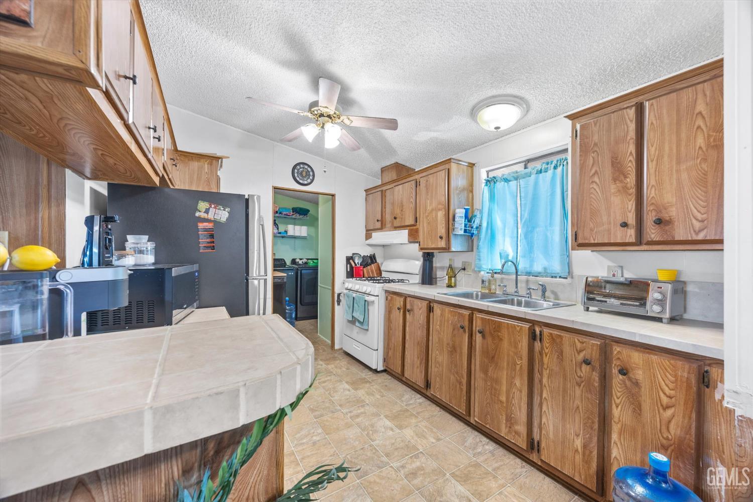 1301 Taft Highway — photo 14