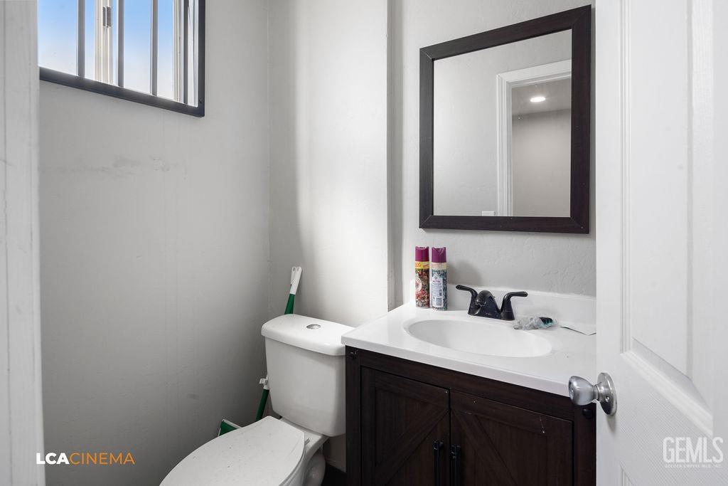 1721 N Chester Avenue — photo 19