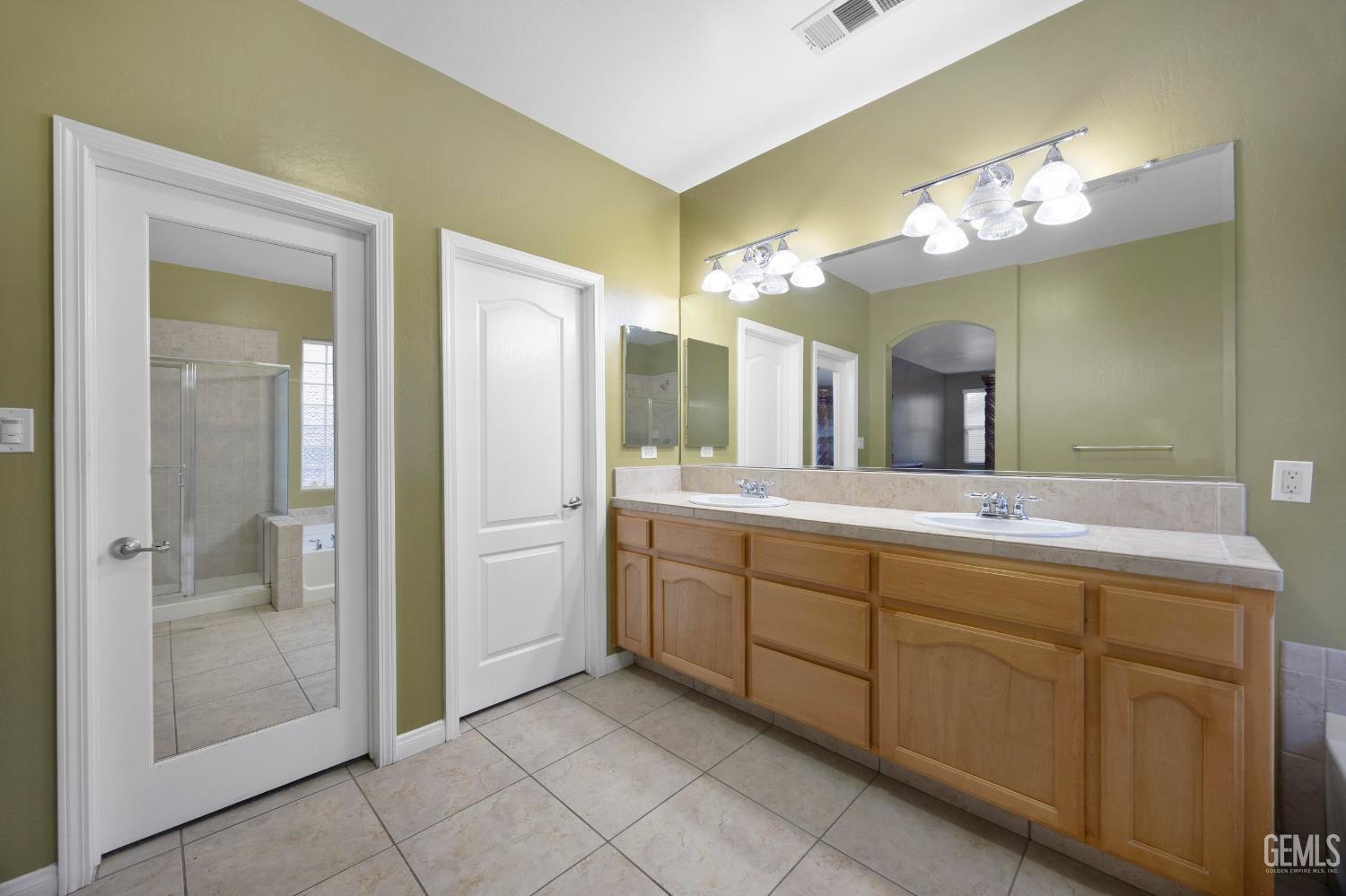 5213 Shoreview Villa Court — photo 43