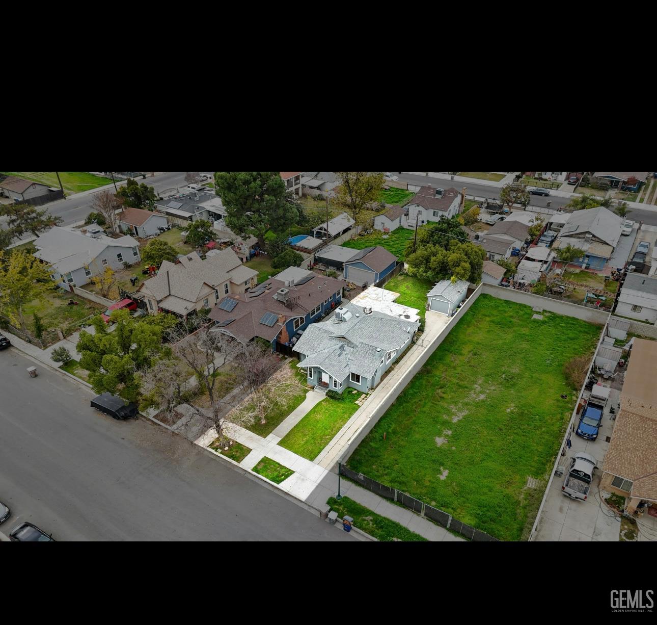 421 Holtby Road — photo 4