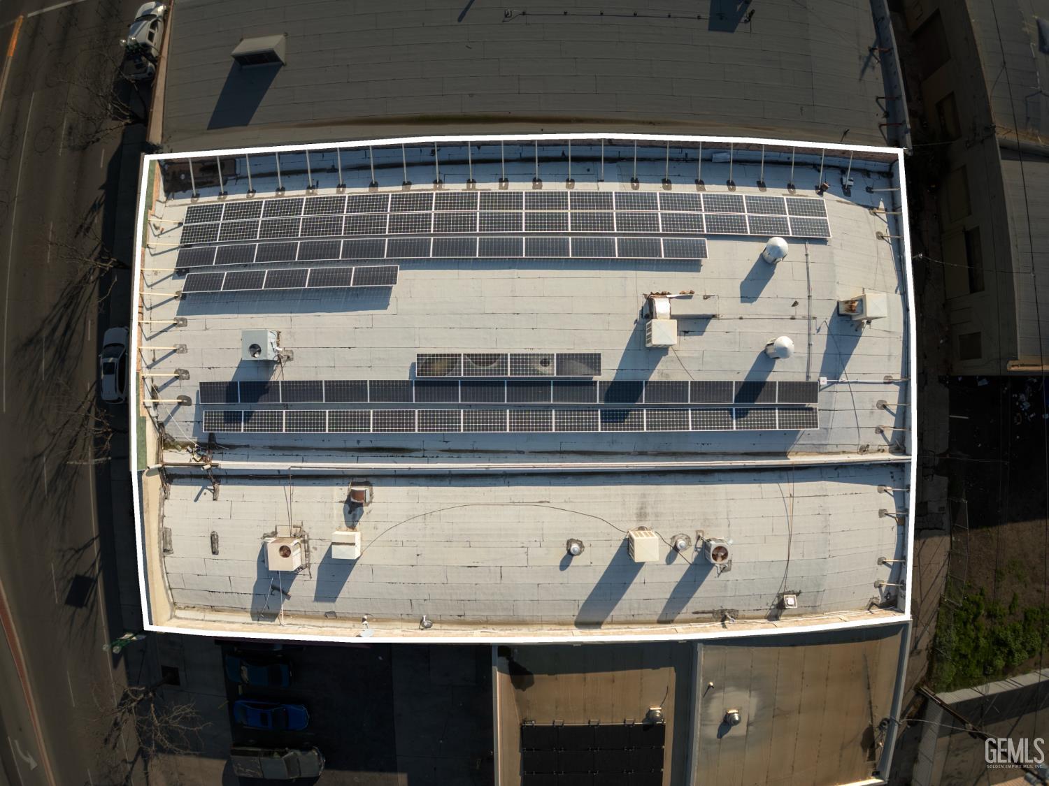 2305 Chester Avenue — photo 5