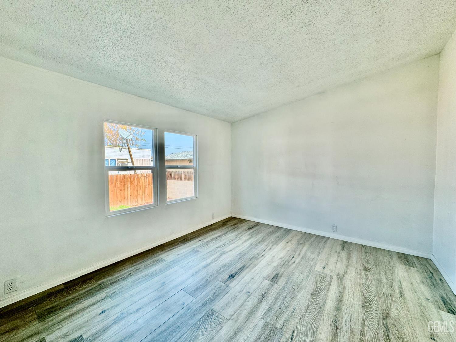 114 Plymonth Avenue — photo 9