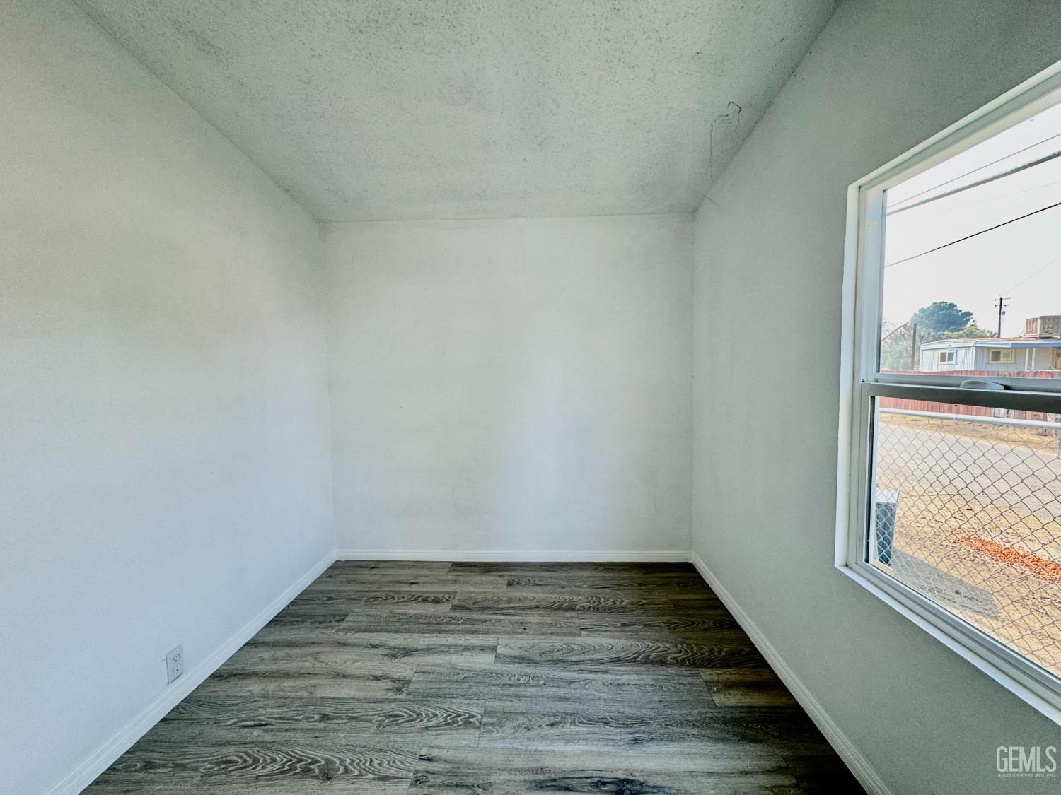 114 Plymonth Avenue — photo 12
