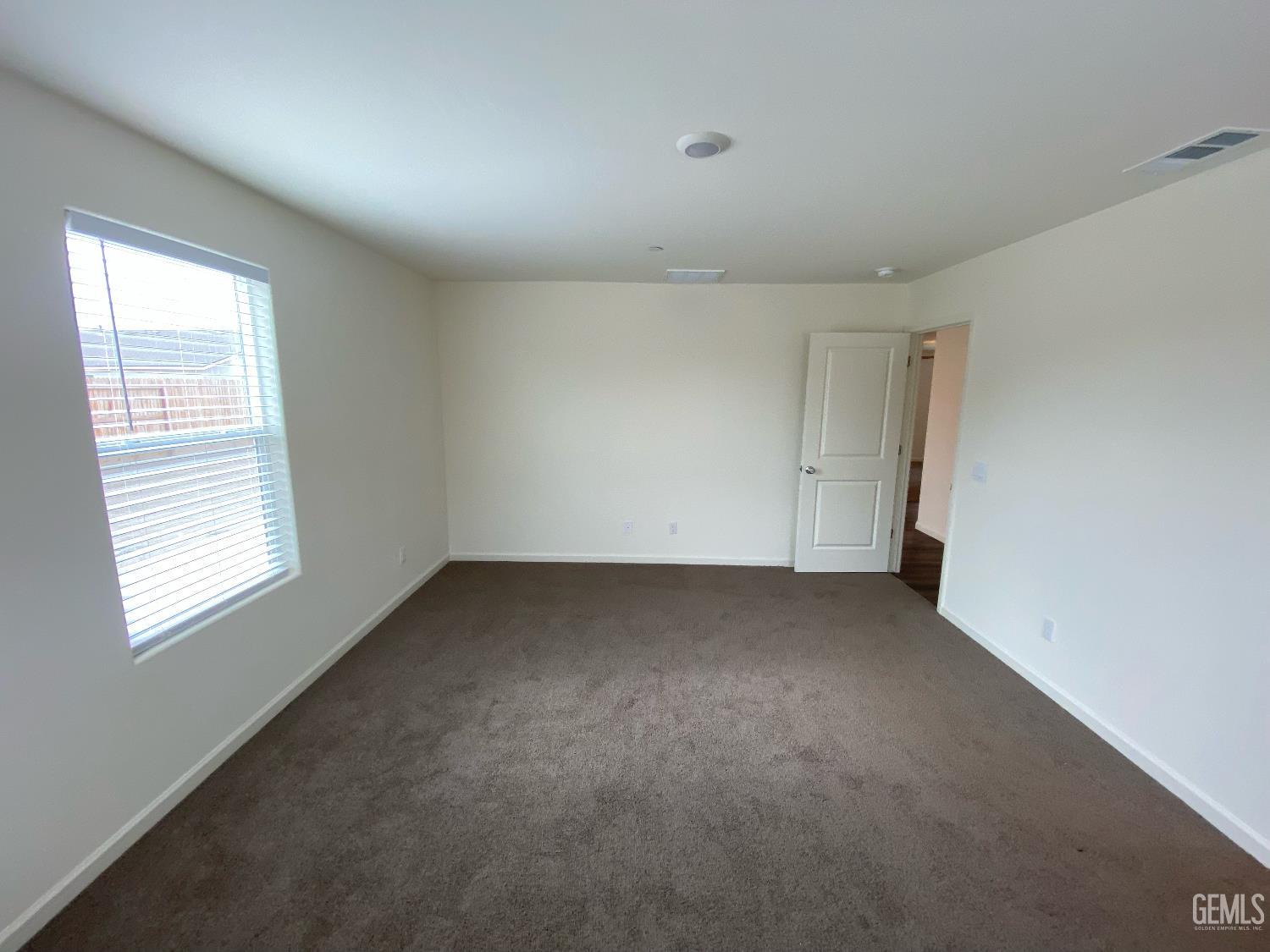 5917 Vespucci Avenue — photo 5
