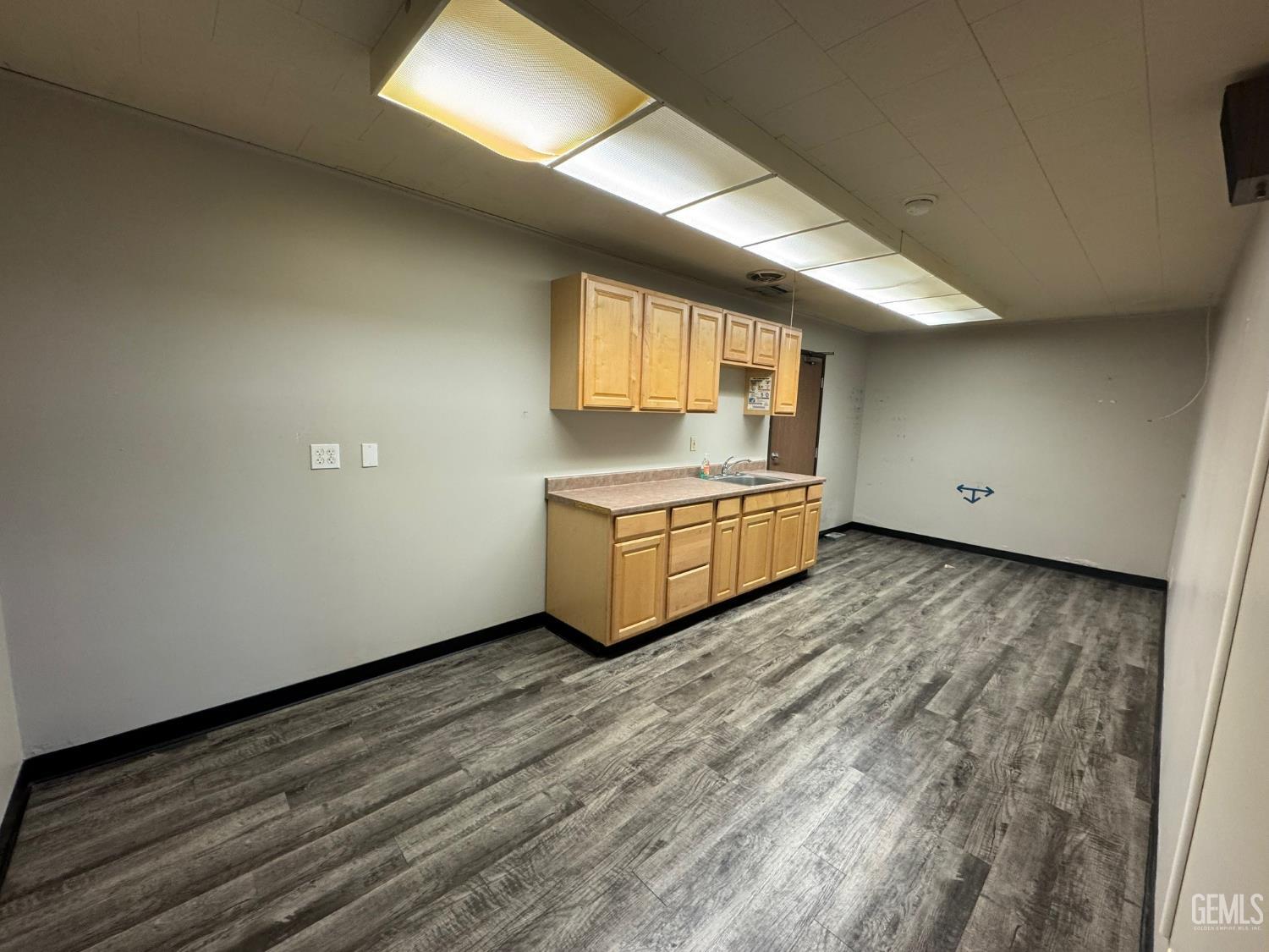 113 E F Street — photo 5