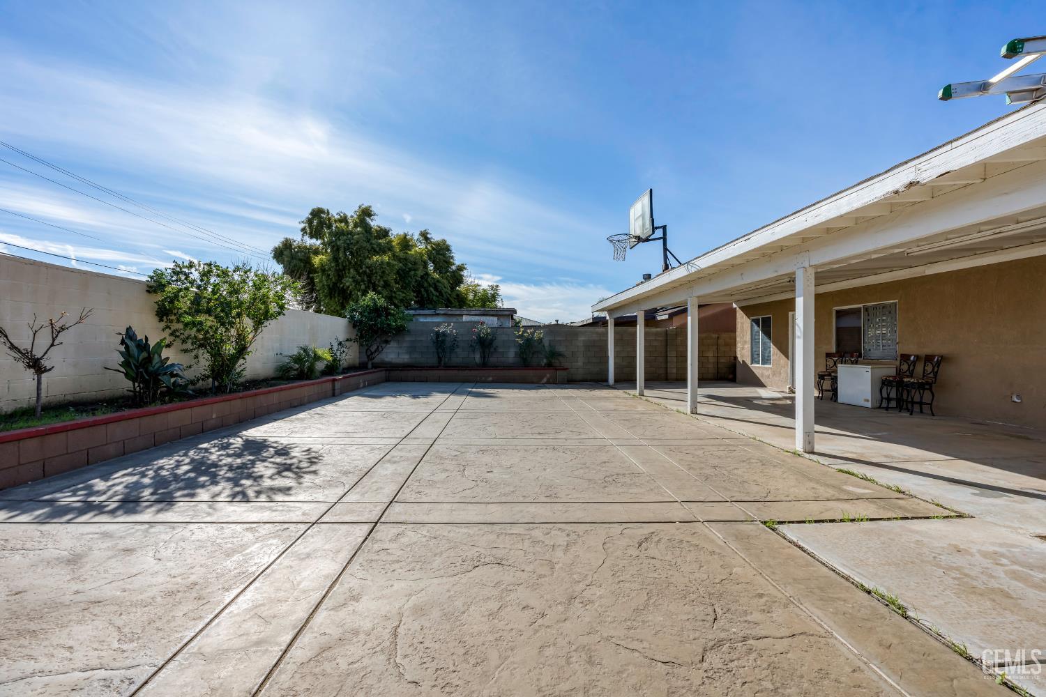 623 Broken Arrow Avenue, Bakersfield, CA 93307 — photo 18