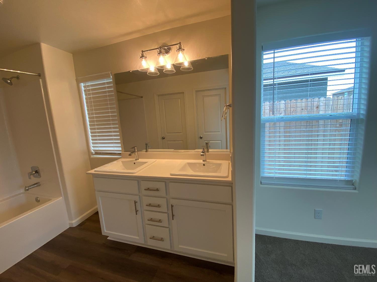 5917 Vespucci Avenue — photo 23