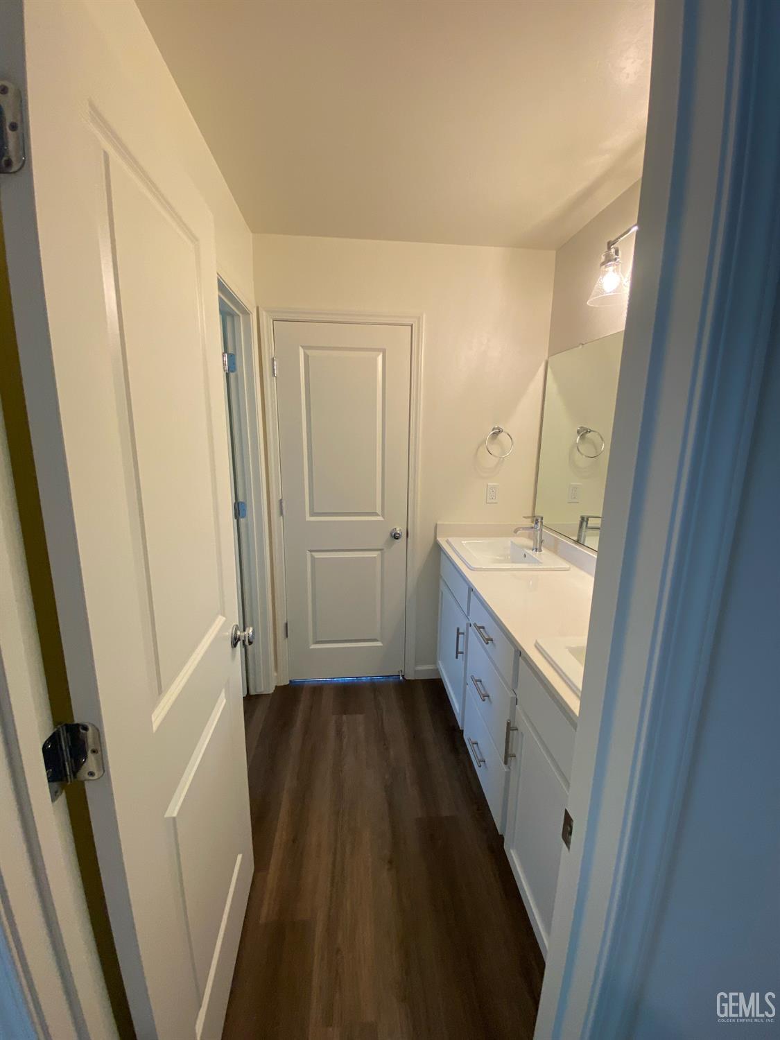 5917 Vespucci Avenue — photo 13