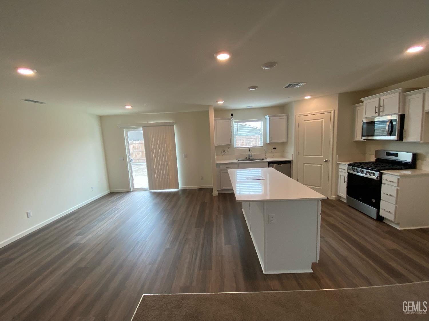 5917 Vespucci Avenue — photo 22
