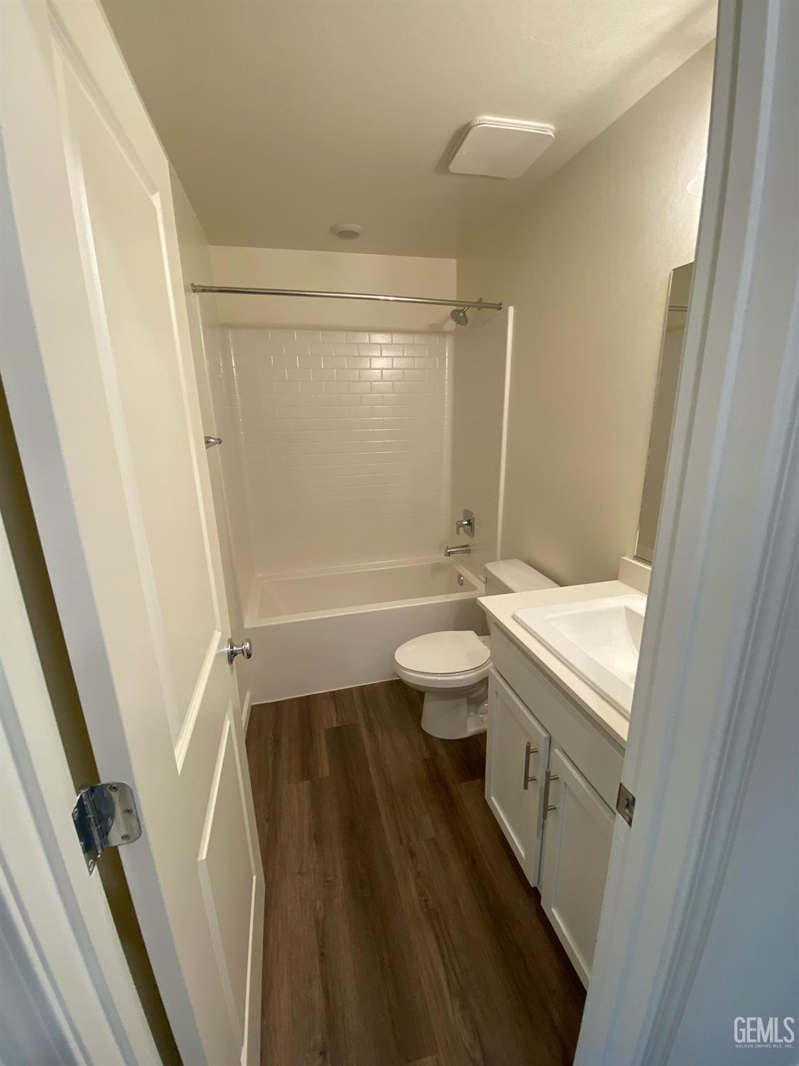 5917 Vespucci Avenue — photo 7