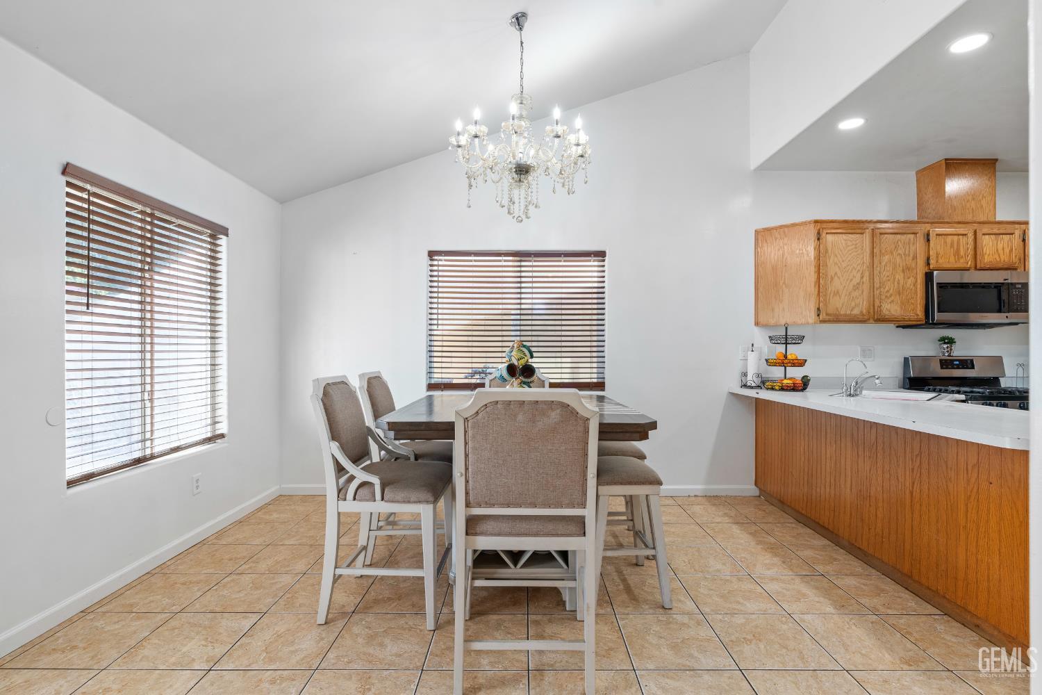 623 Broken Arrow Avenue, Bakersfield, CA 93307 — photo 7
