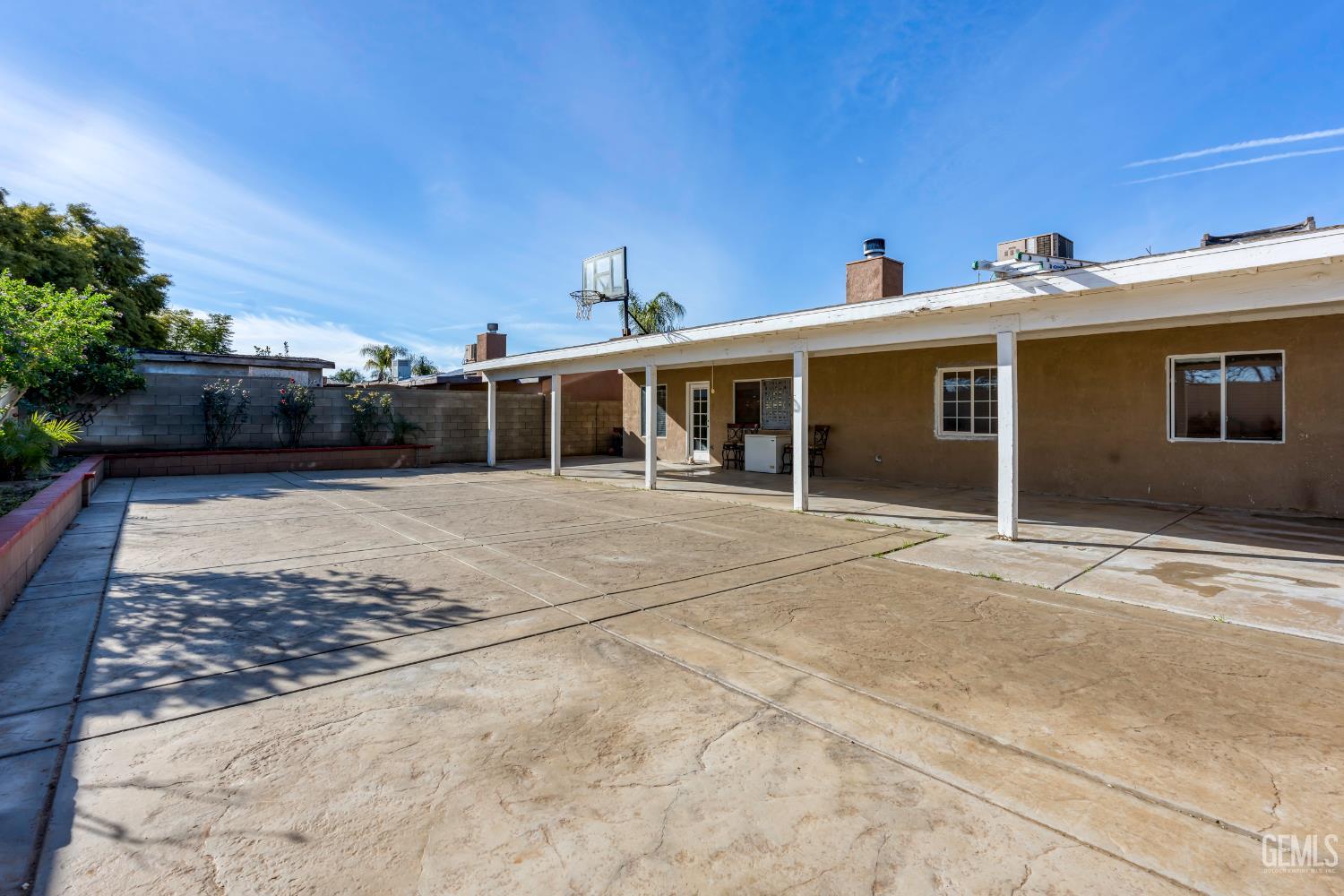 623 Broken Arrow Avenue, Bakersfield, CA 93307 — photo 15