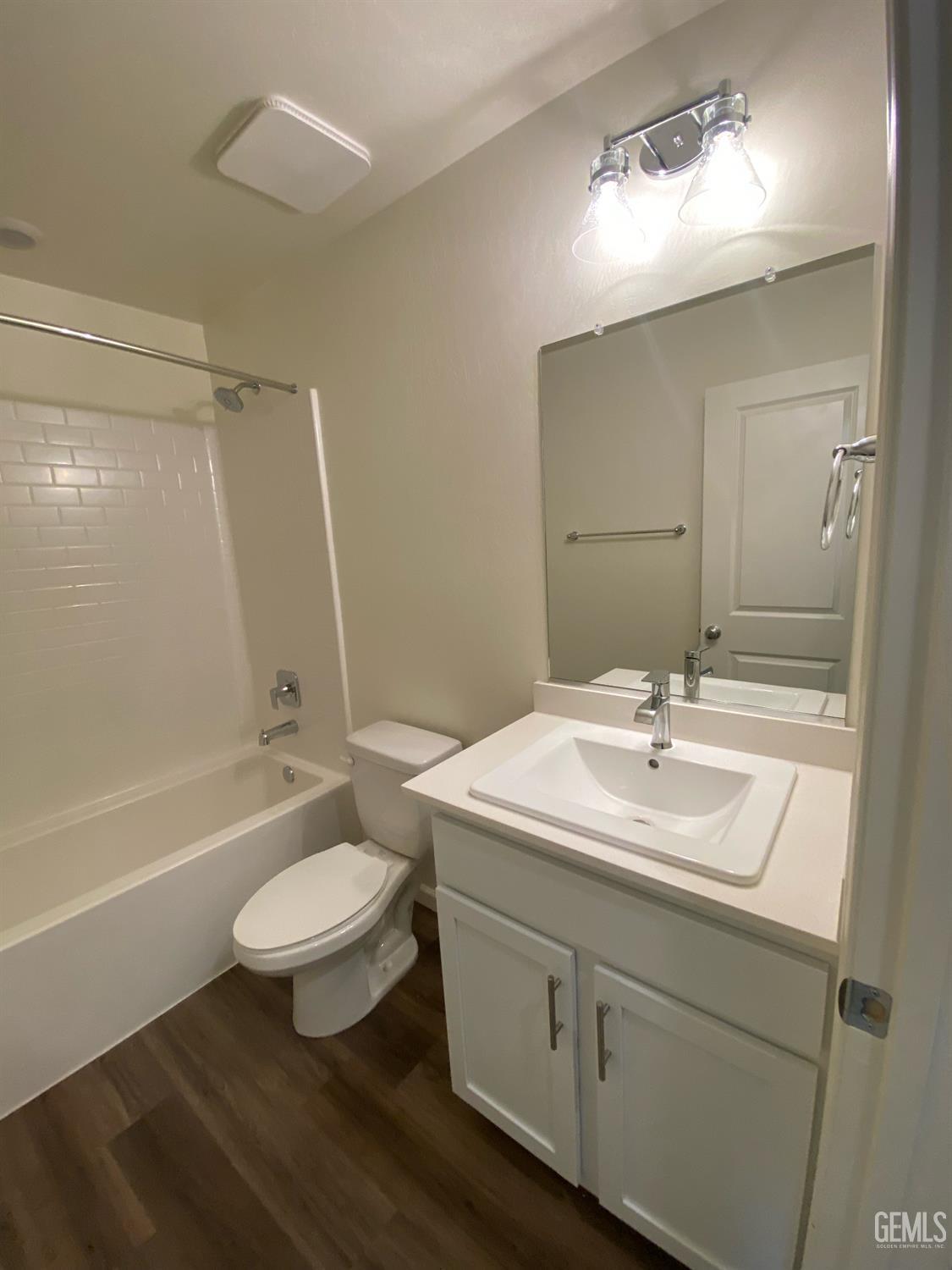 5917 Vespucci Avenue — photo 19