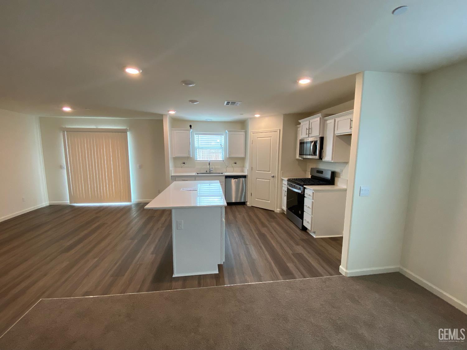 5917 Vespucci Avenue — photo 12