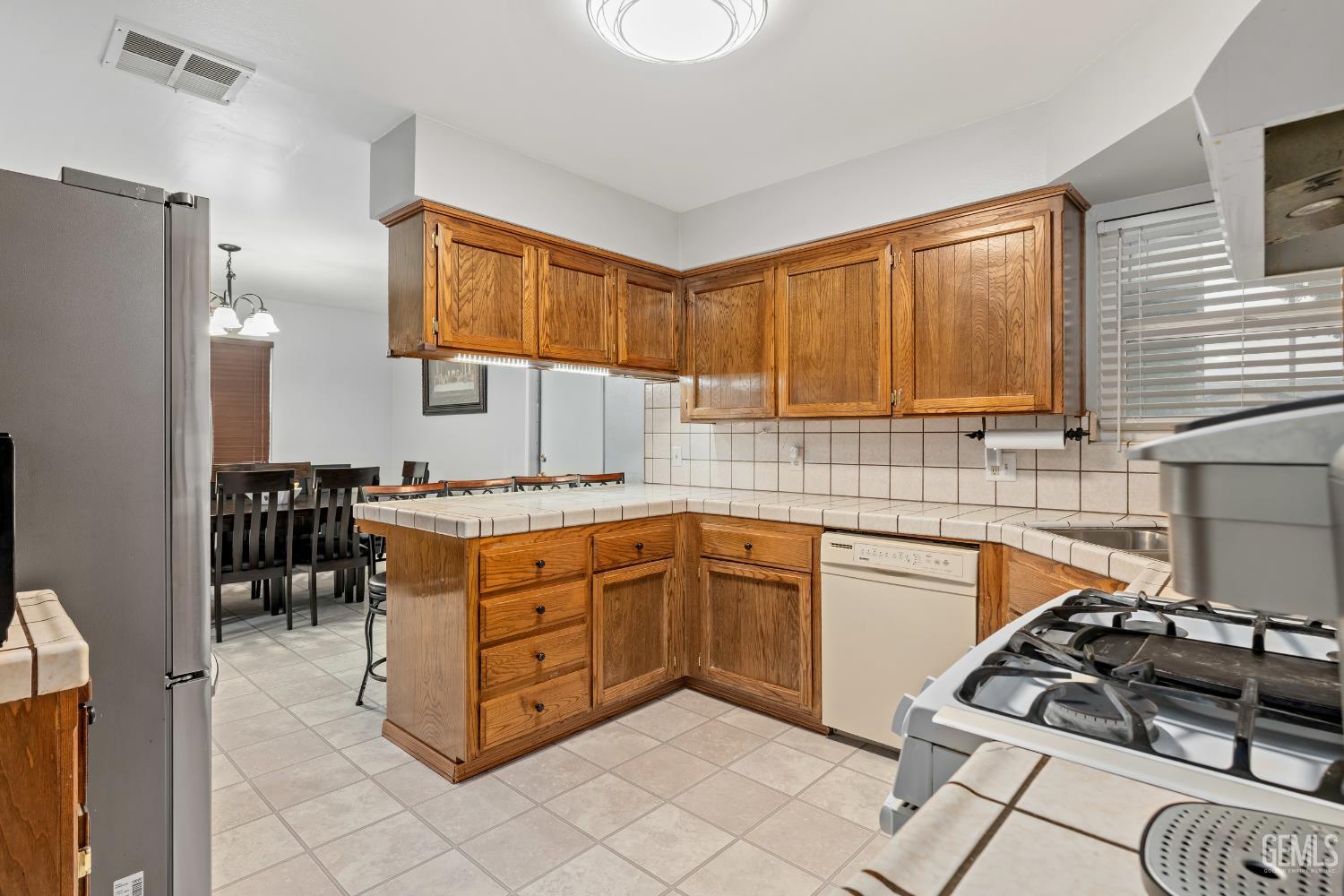 2012 Butterfield Avenue, Bakersfield, CA 93304 — photo 11