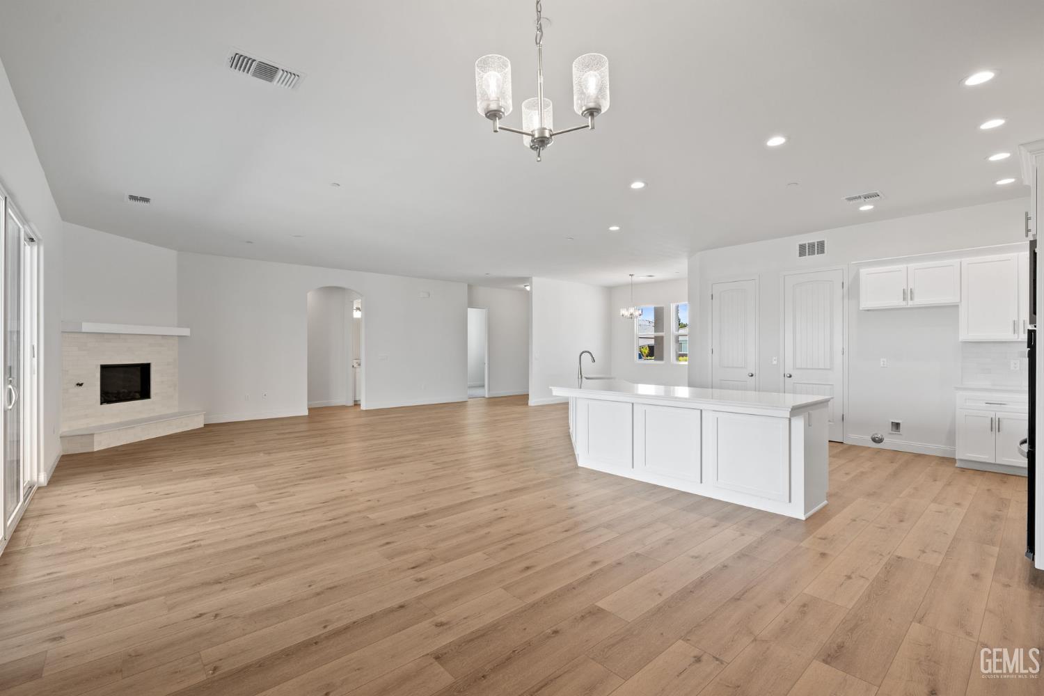 7516 Ruthburg Way — photo 18