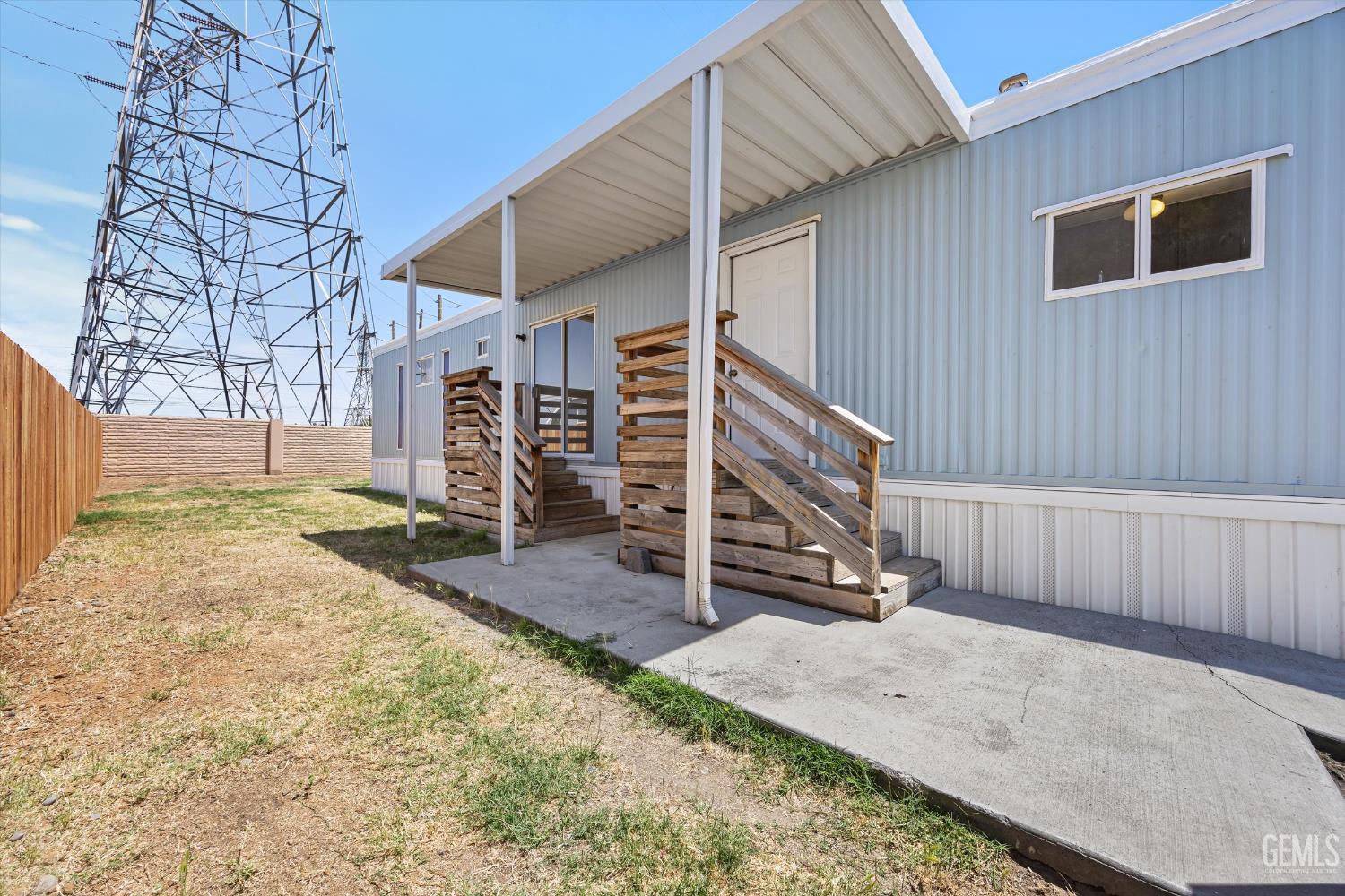 Mobile Home in Bakersfield, photo 4 of 30