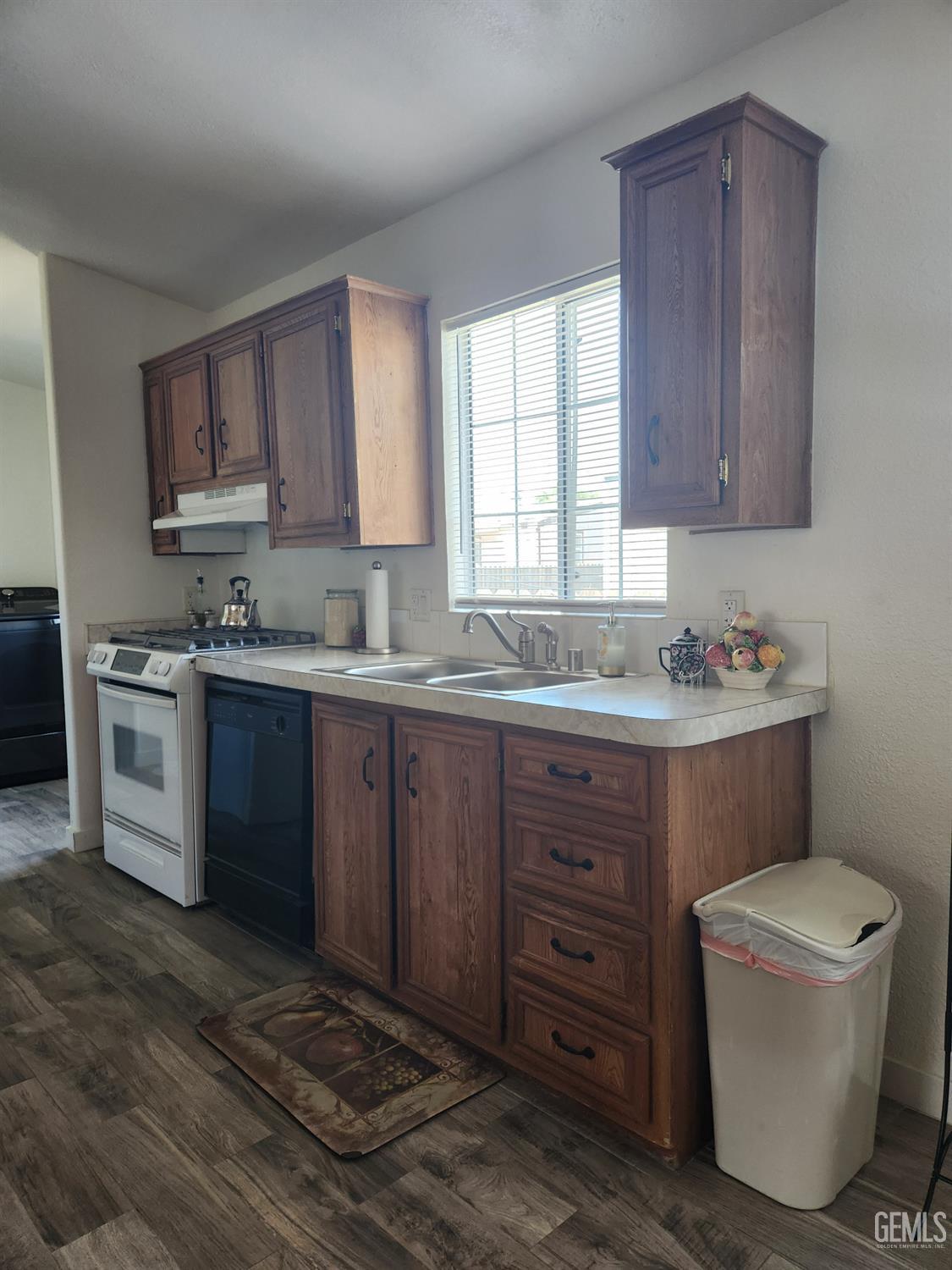 14035 Rosedale Highway — photo 11