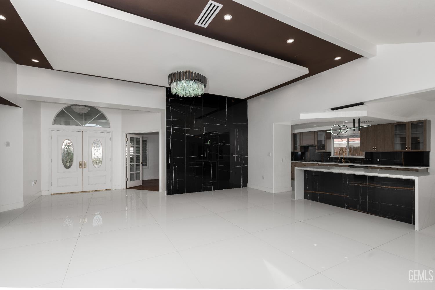 10103 Wentworth Court — photo 9