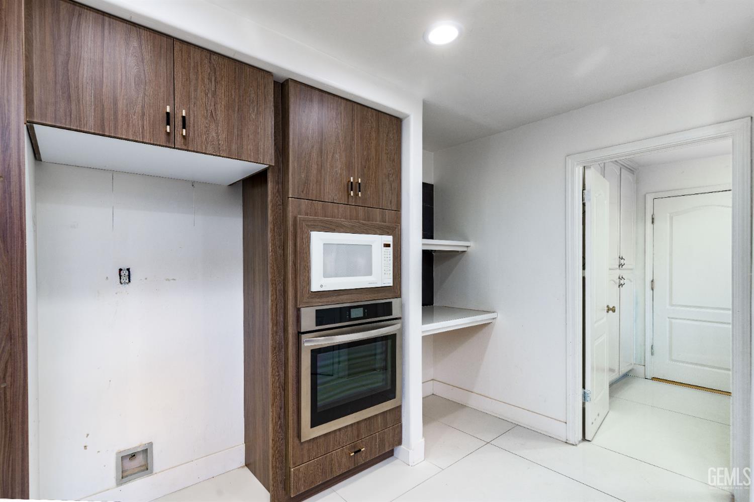 10103 Wentworth Court — photo 16